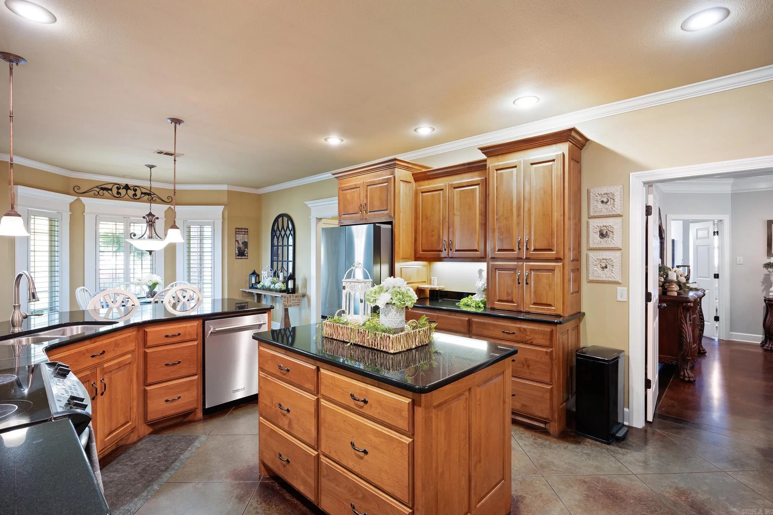 Property at 27  Woodridge - Image 13
