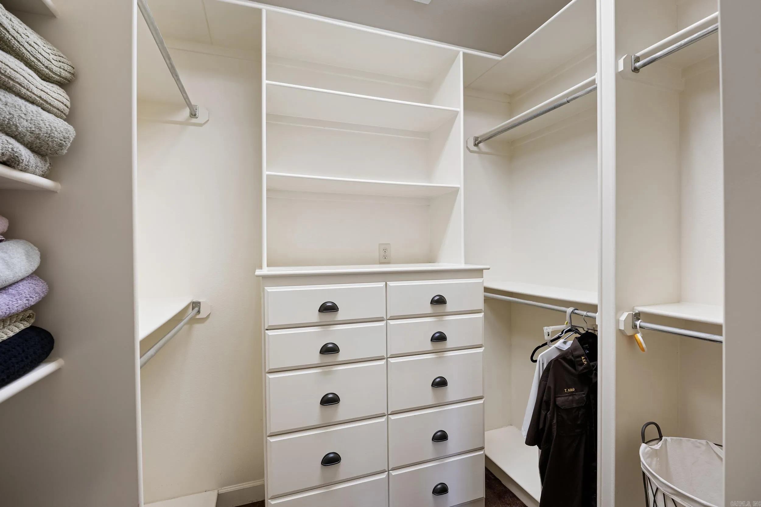 Property at 27  Woodridge - Image 23