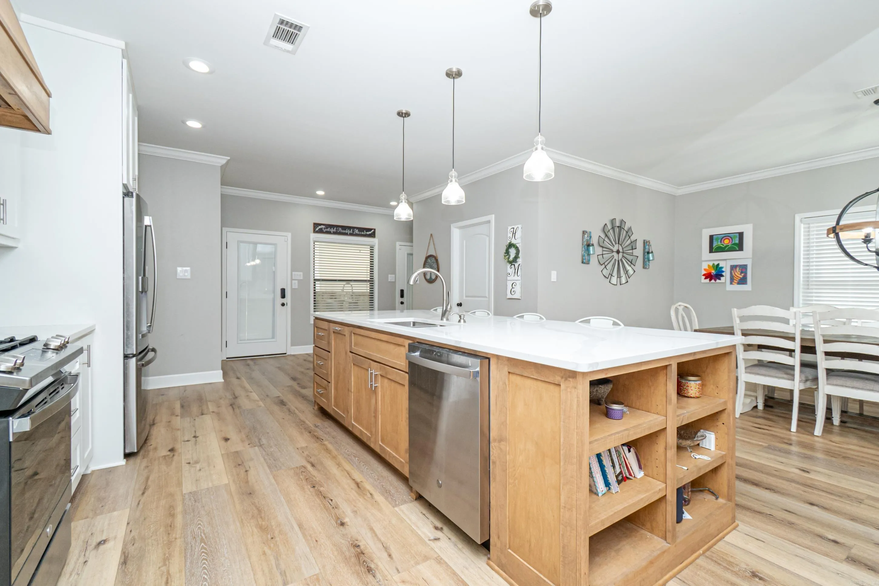 Property at 640  Heritage - Image 5
