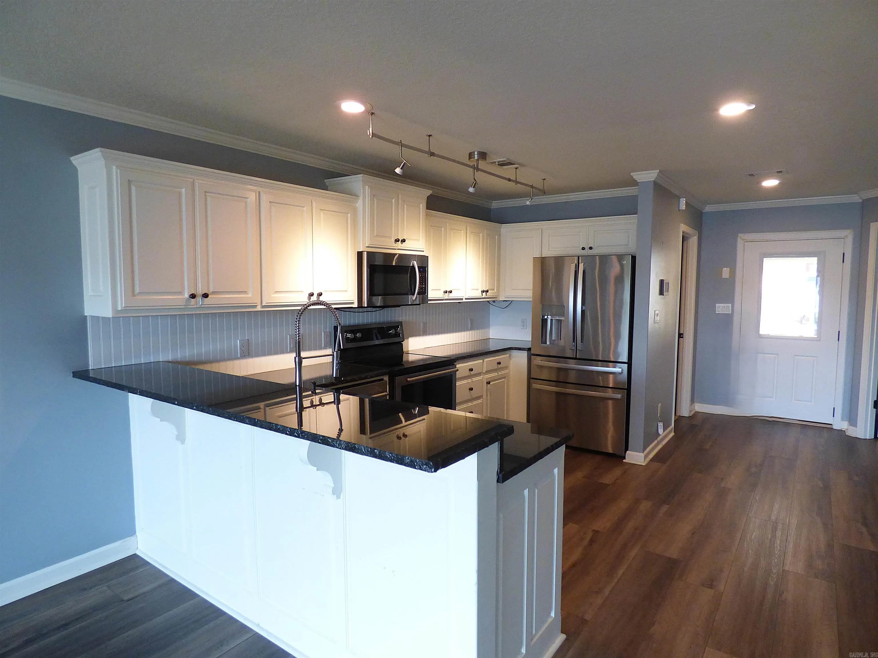 Property at 183  Villa pointe, C - Image 9