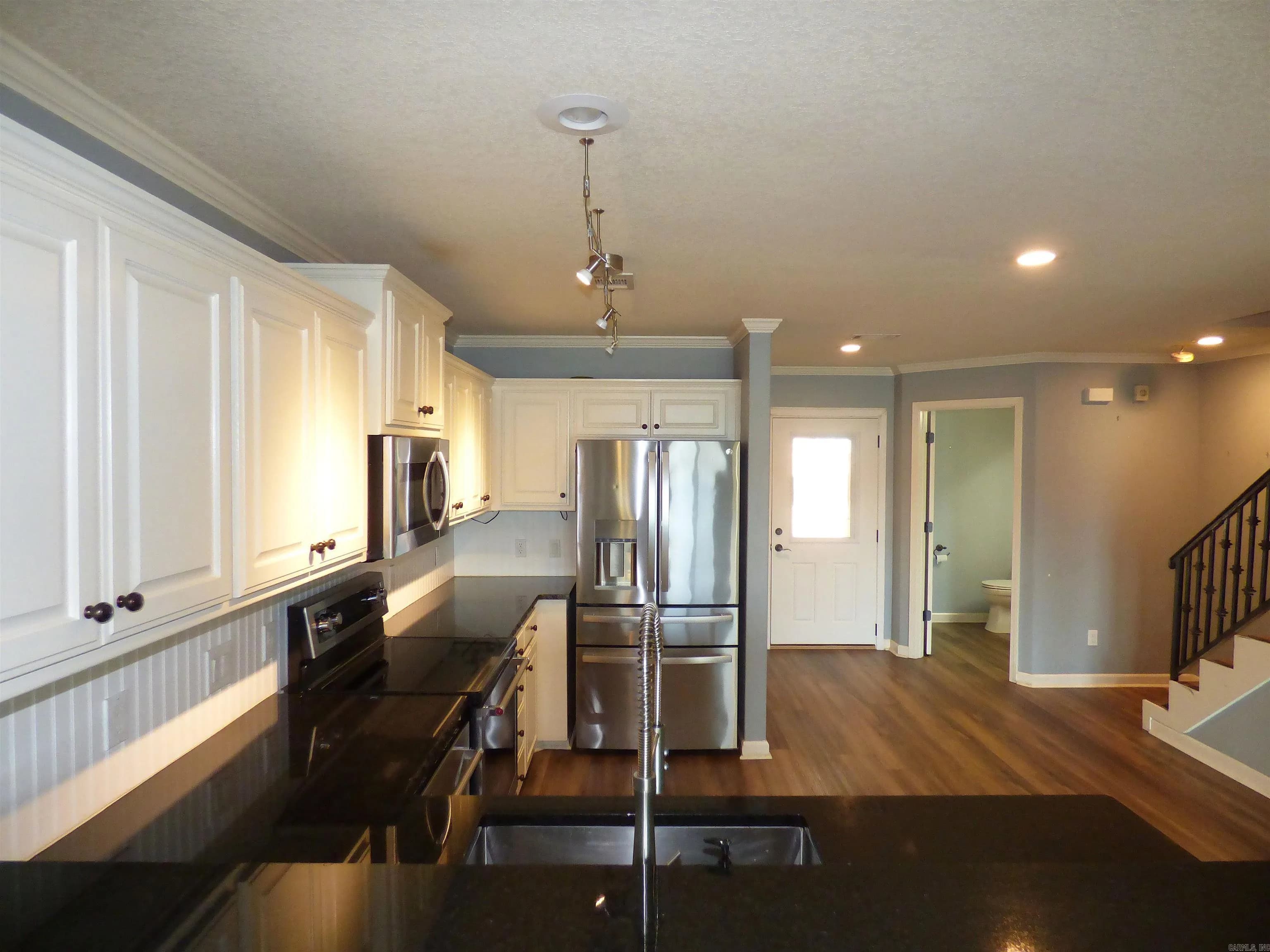 Property at 183  Villa pointe, C - Image 17