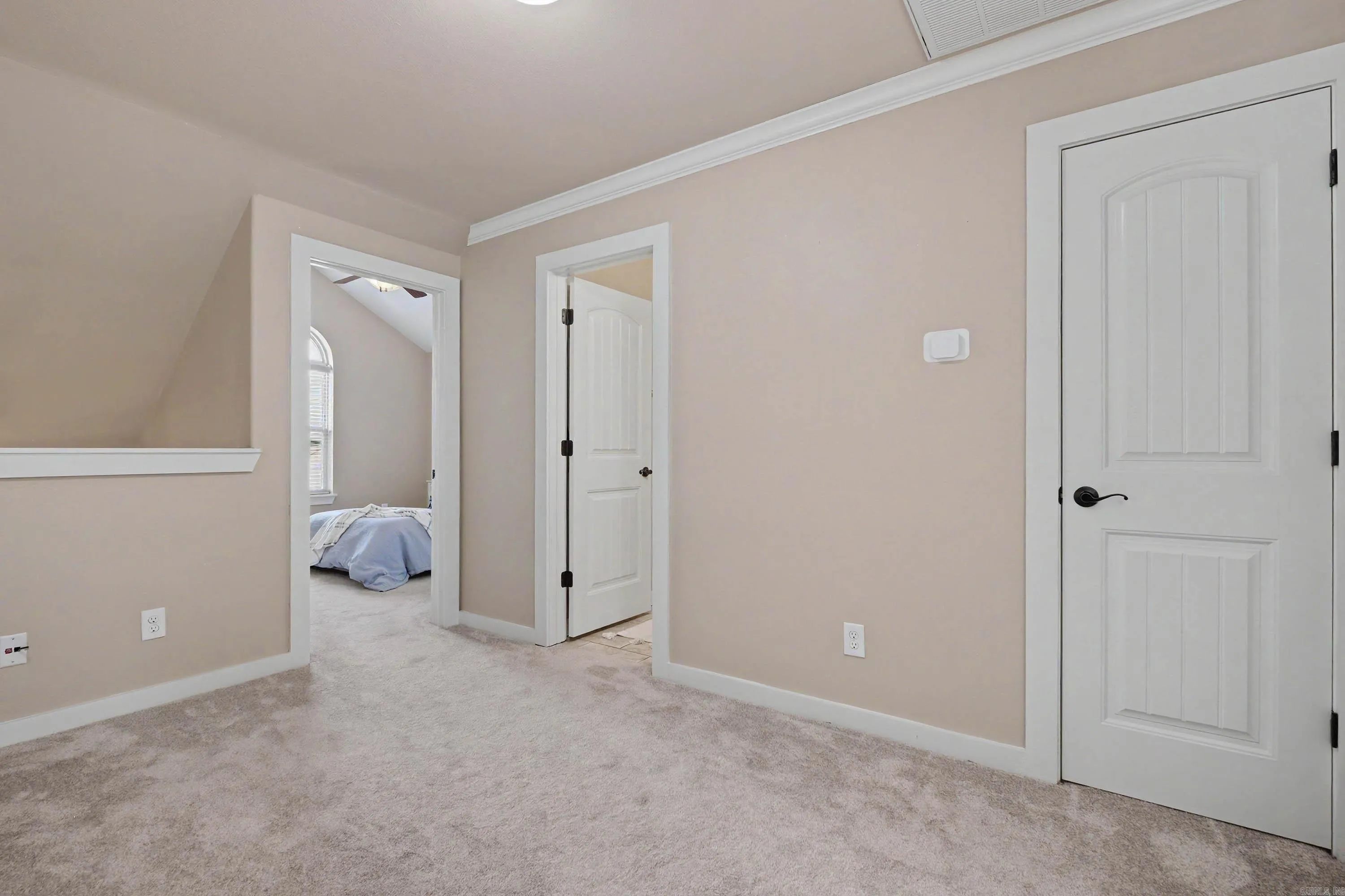 Property at 104  Venezia - Image 14