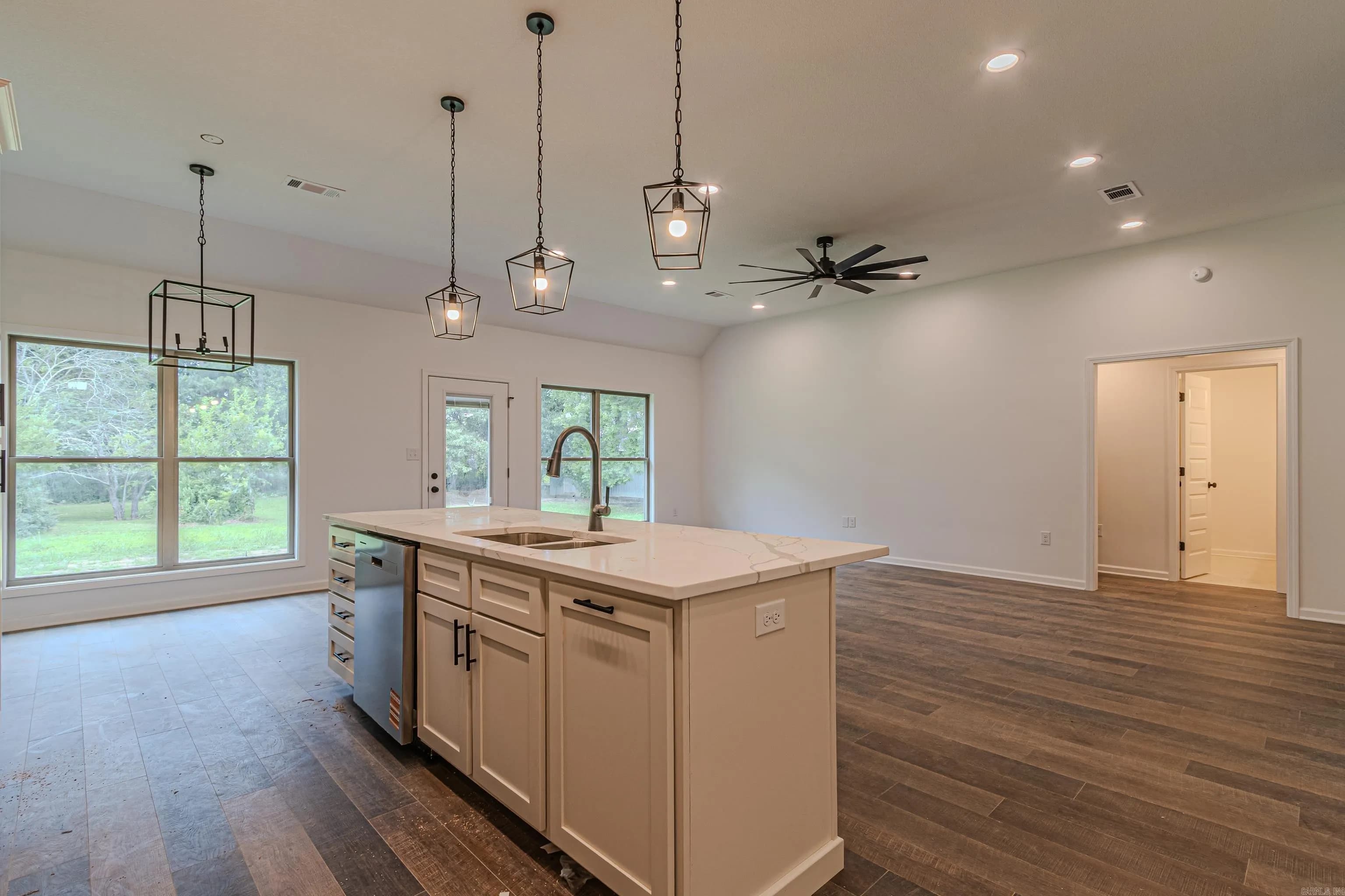 Property at 2011  Wildrose - Image 10