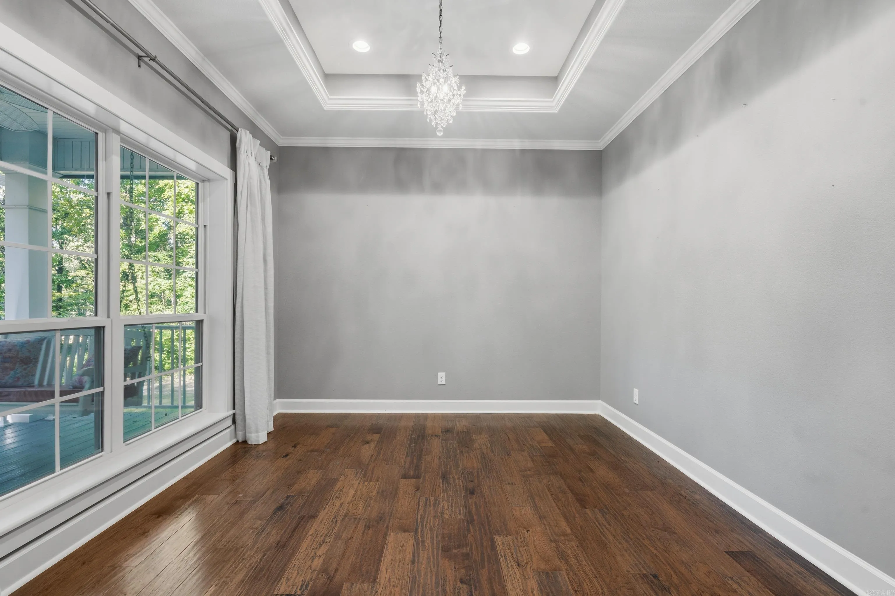 Property at 220  Autumn oaks - Image 11