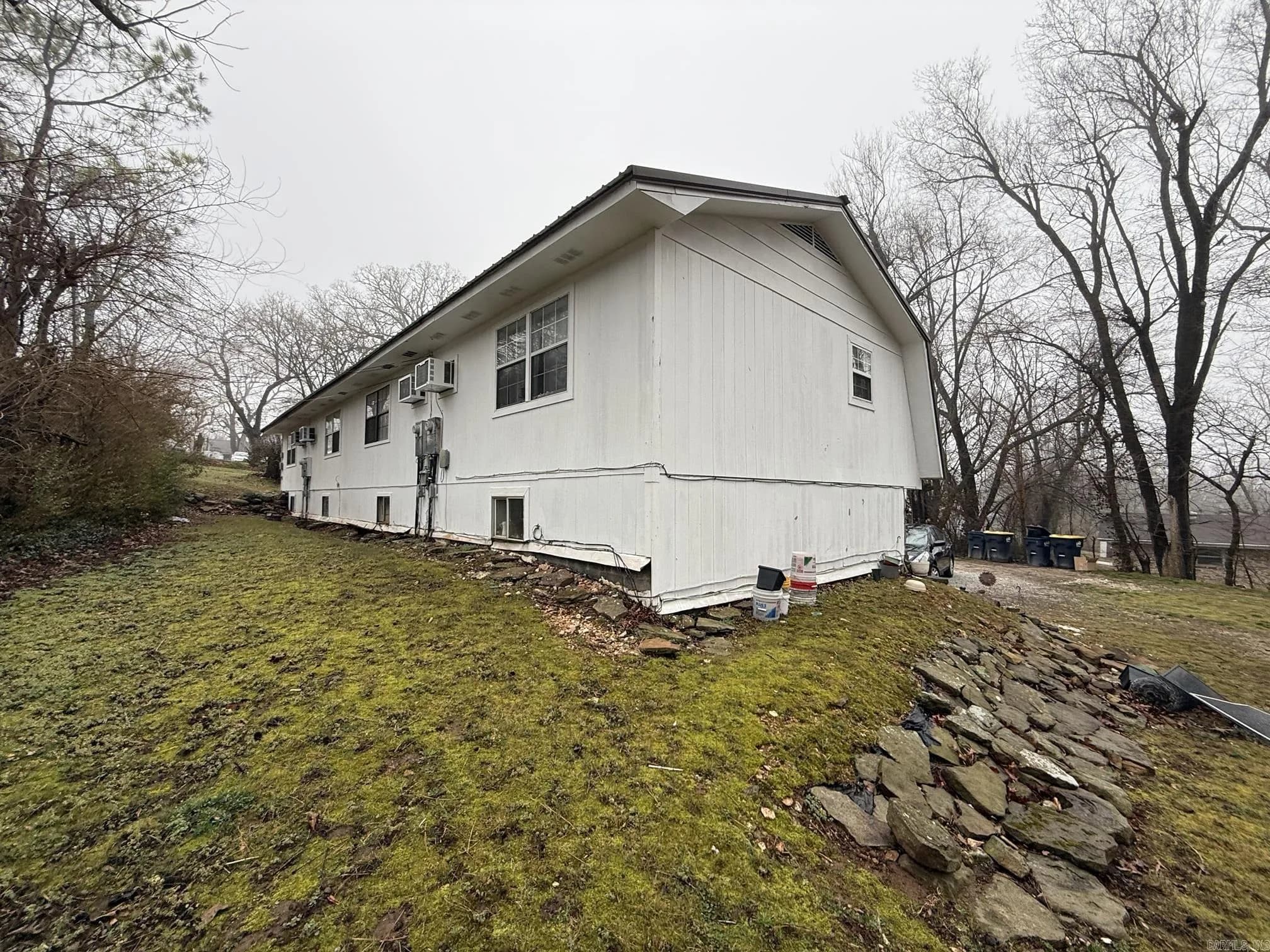Property at 705 N Rowland - Image 2