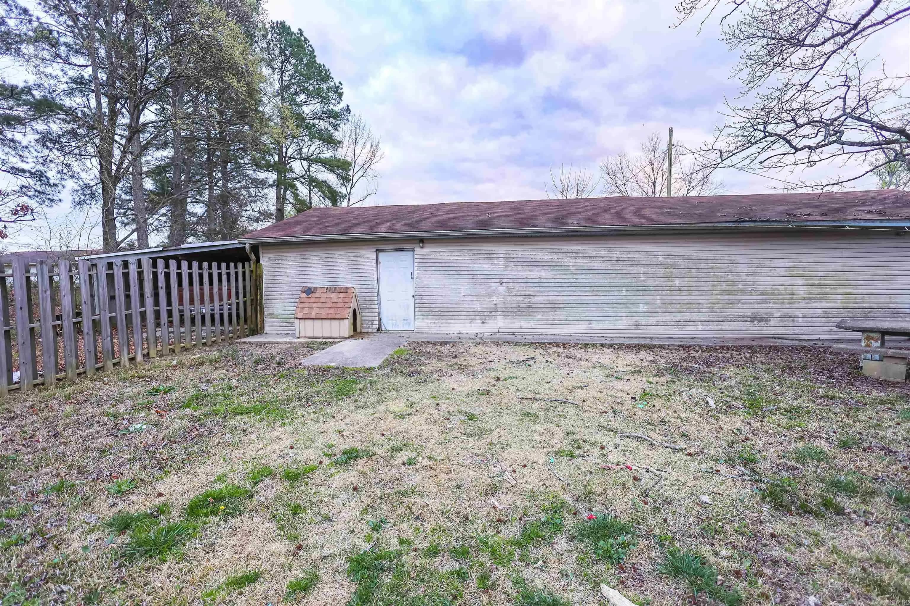 Property at 714  Lakeshore - Image 35