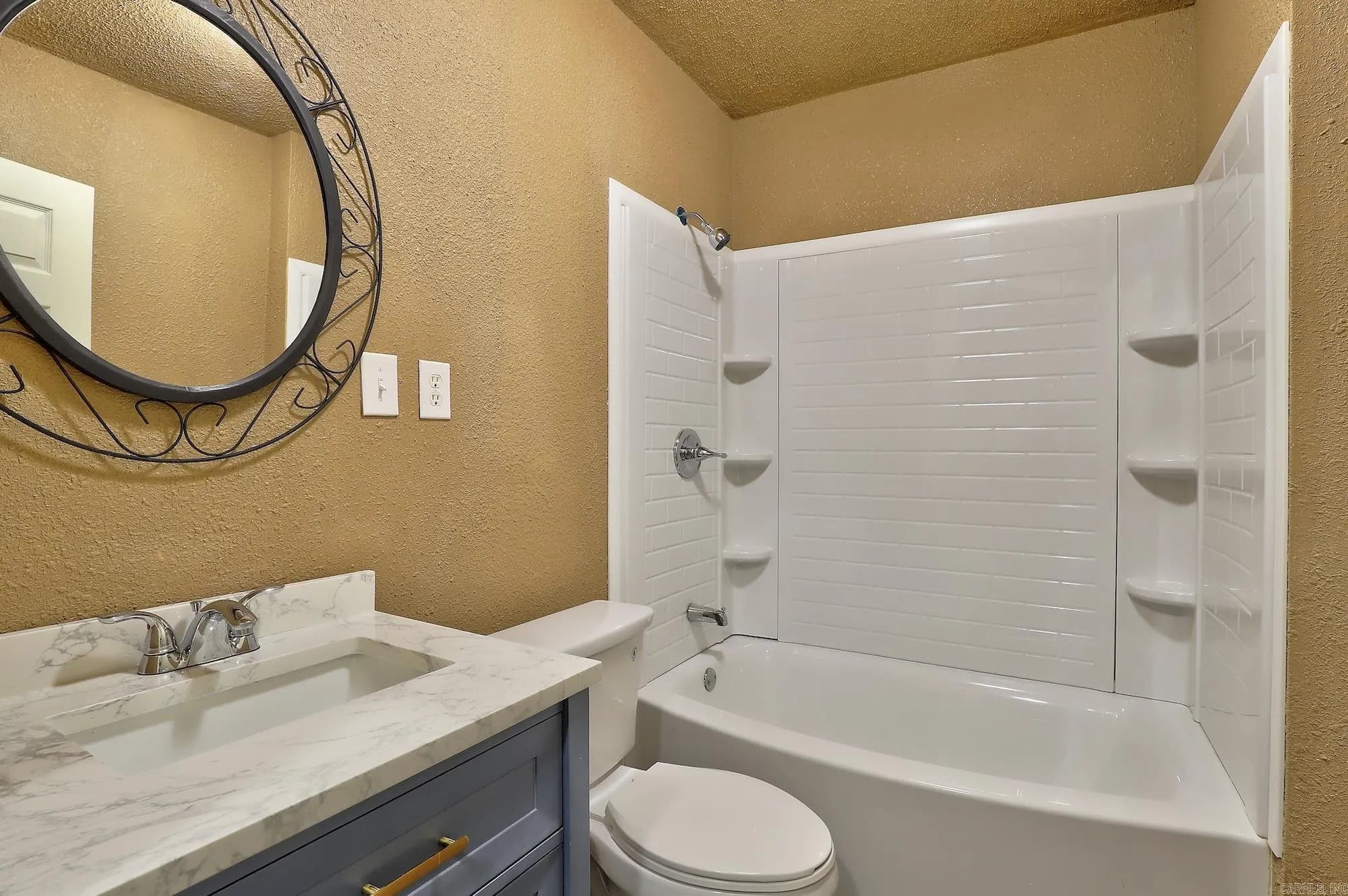 Property at 2321 N Akin - Image 10