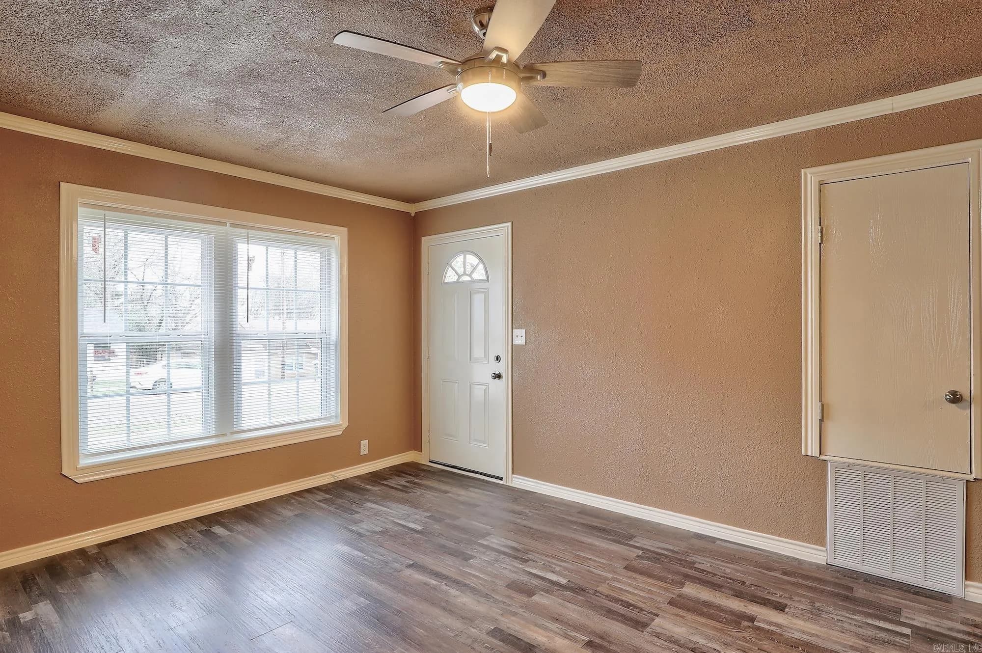 Property at 2321 N Akin - Image 2