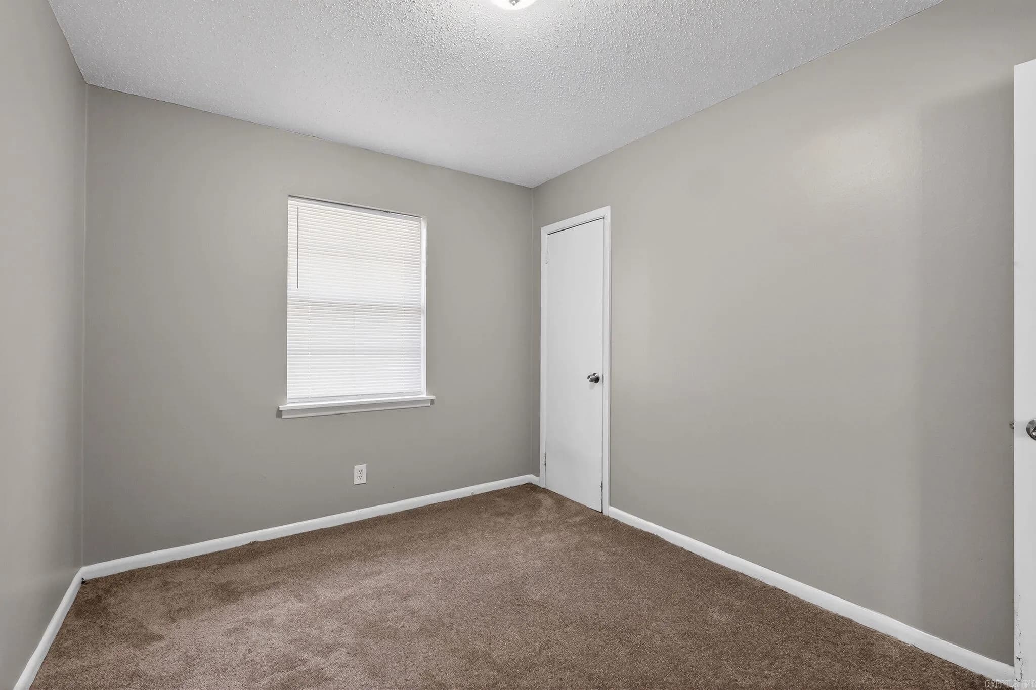 Property at 8704  Duncan - Image 11
