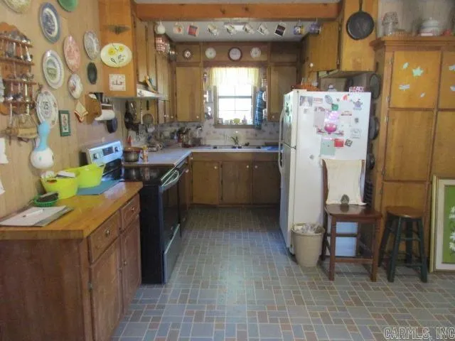 Property at 420  Dogwood - Image 10