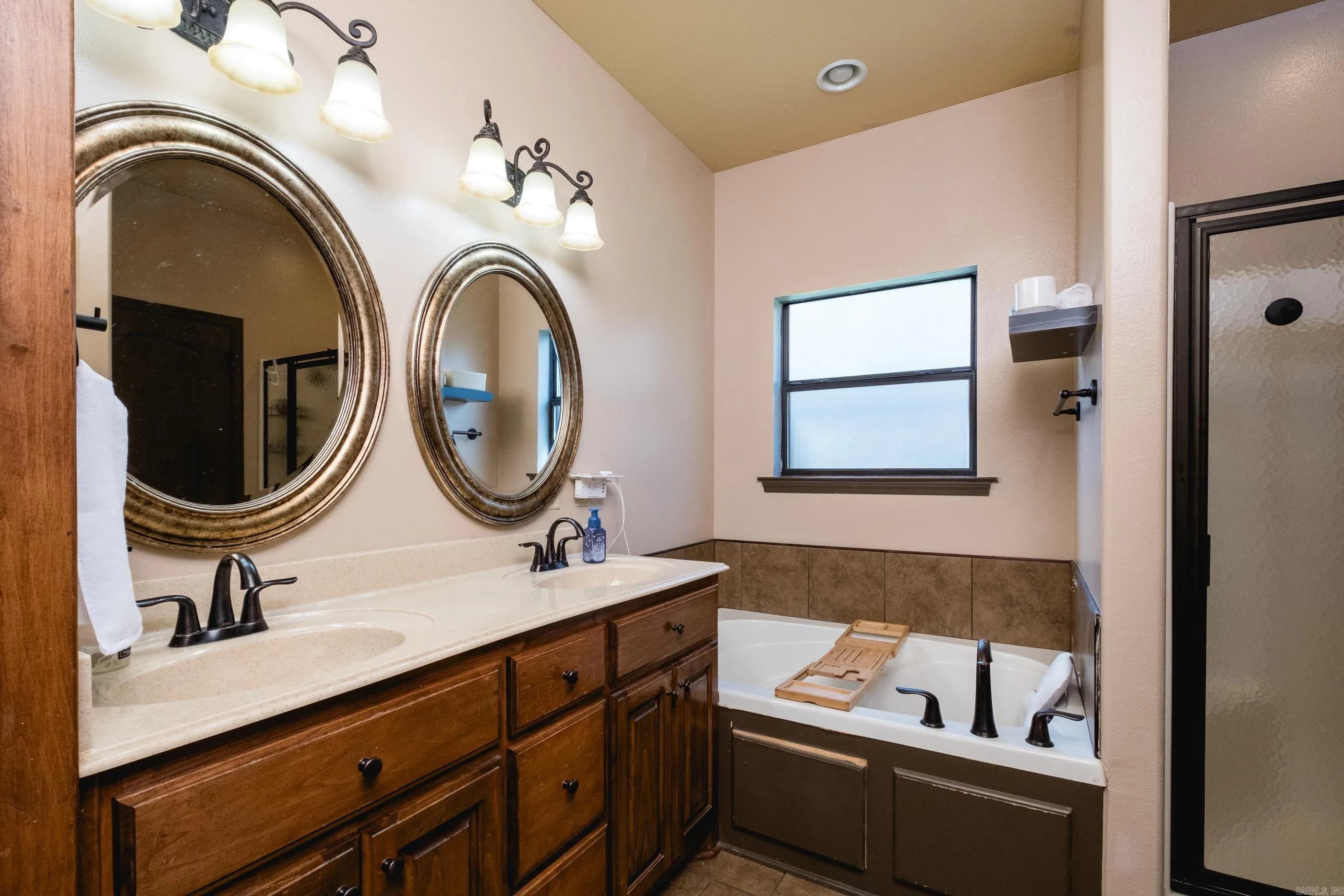 Property at 1204  Oxford - Image 18
