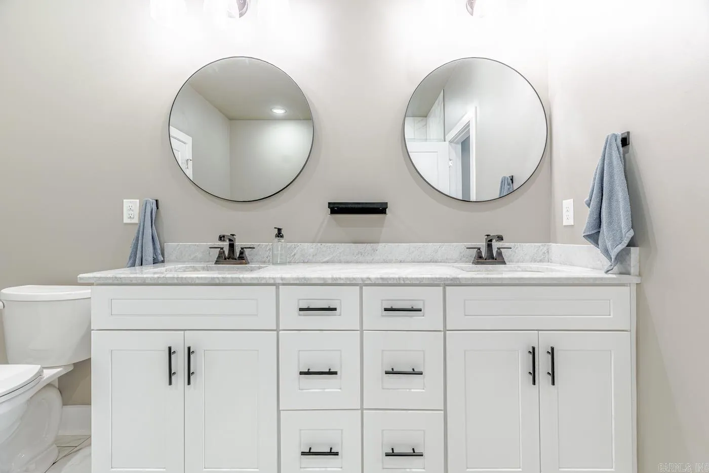 Property at 4725  Edgemont dr - Image 15