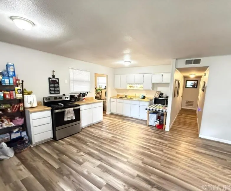 Property at 2407  Harper st - Image 2