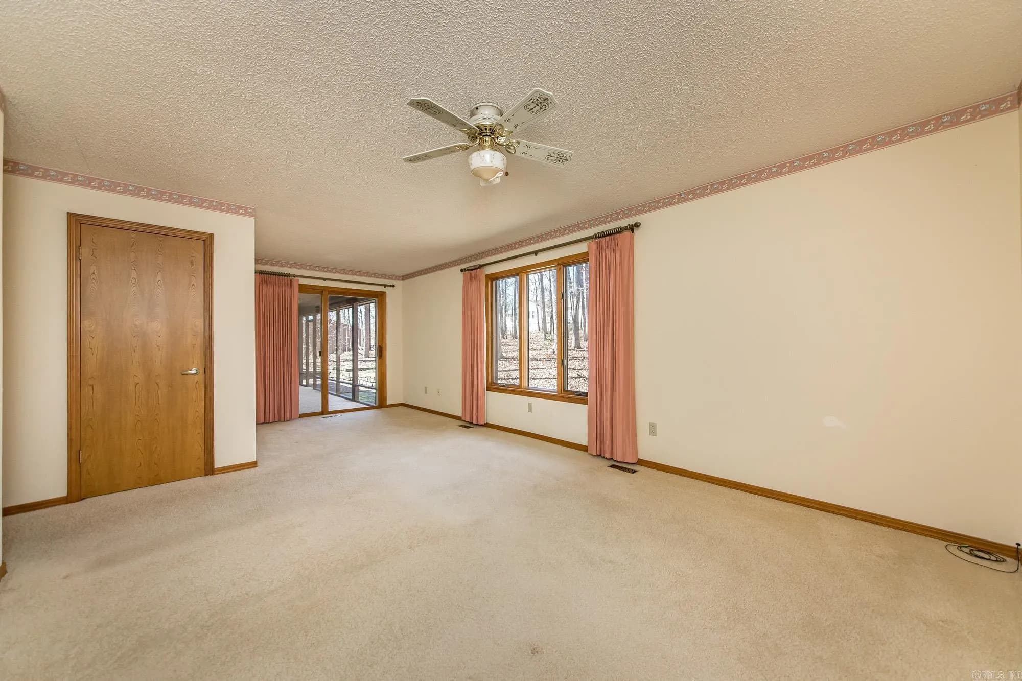 Property at 318  Castle ridge - Image 18