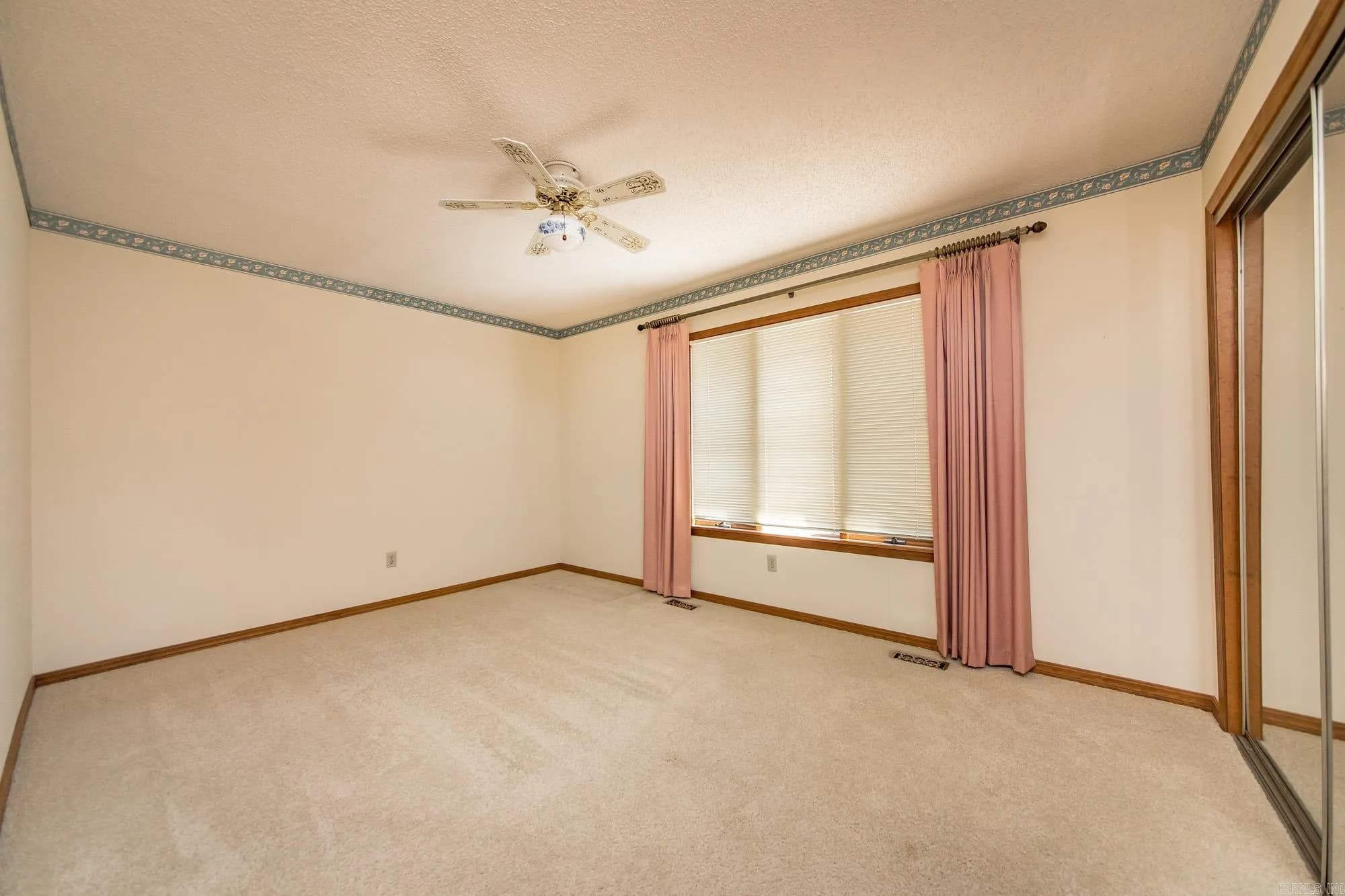 Property at 318  Castle ridge - Image 27