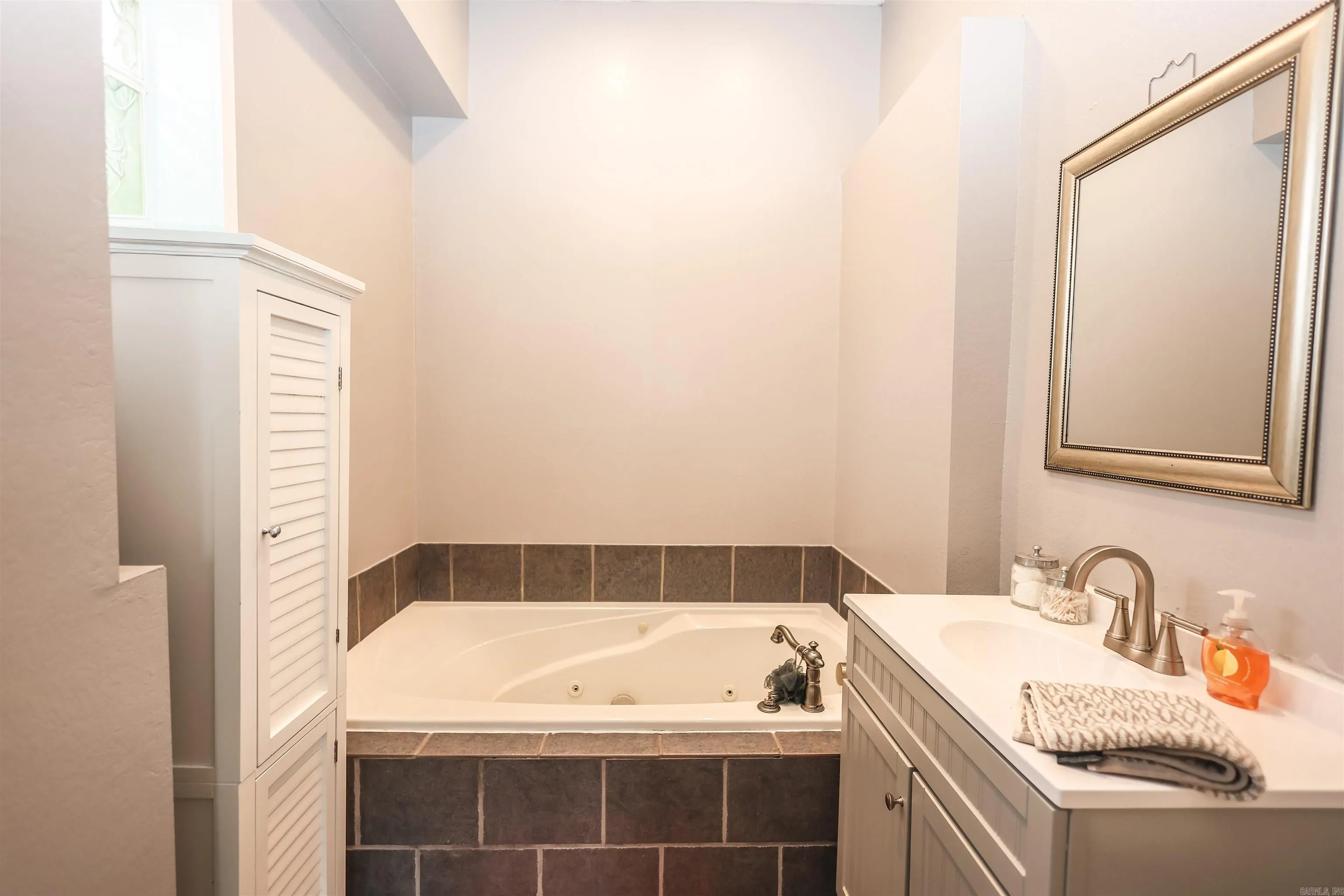 Property at 114 N Main - Image 13