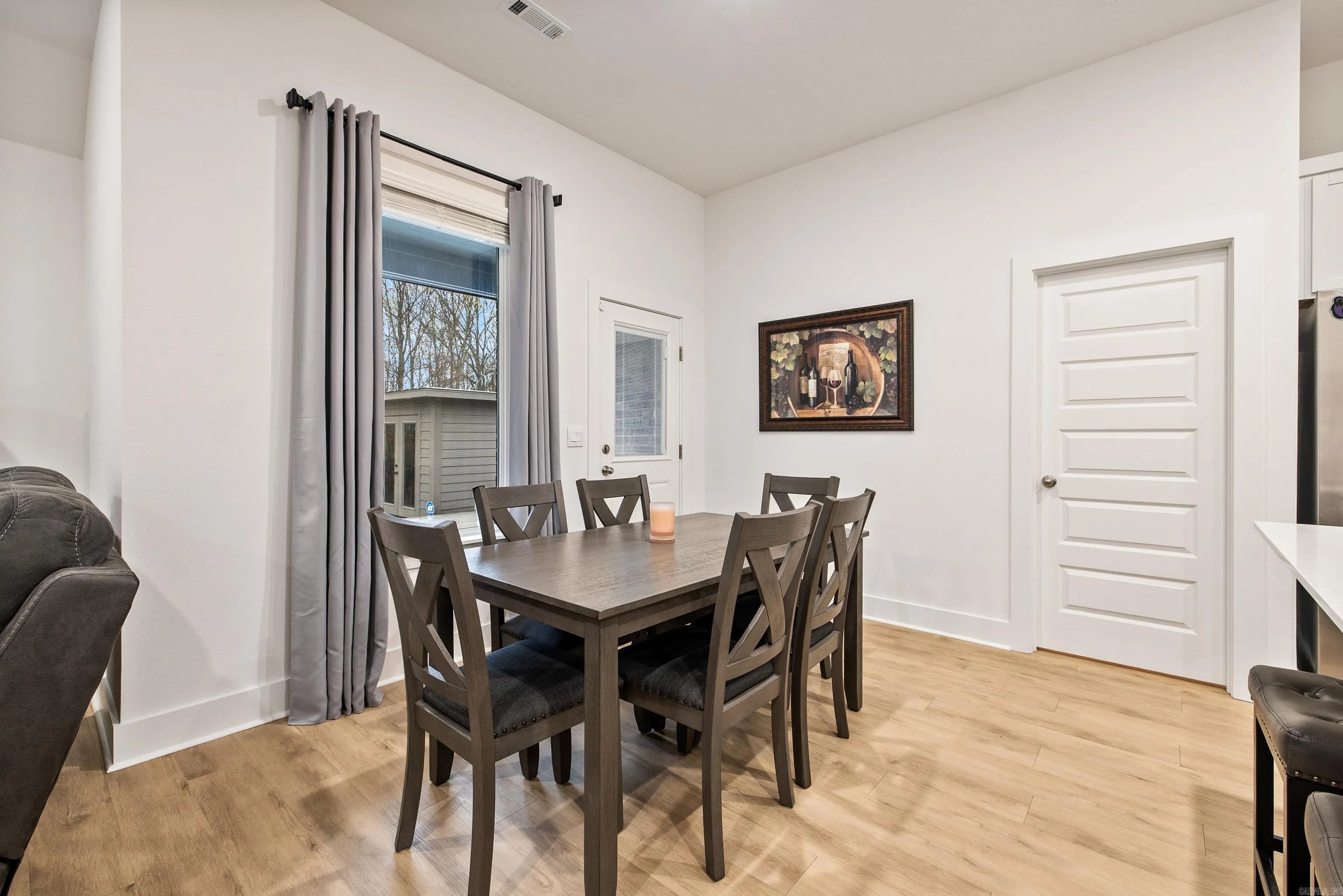 Property at 213  Lainey - Image 11