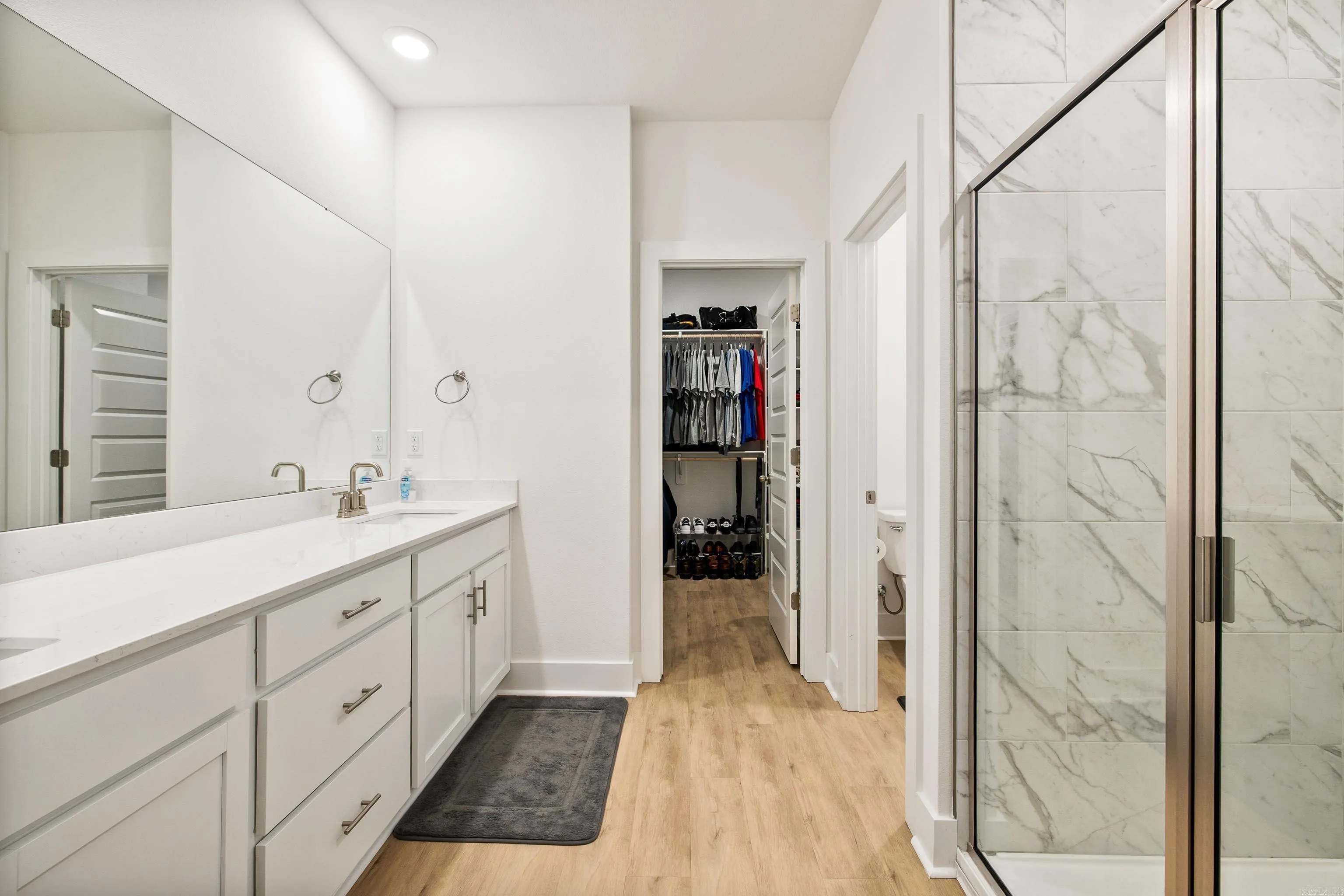 Property at 213  Lainey - Image 23