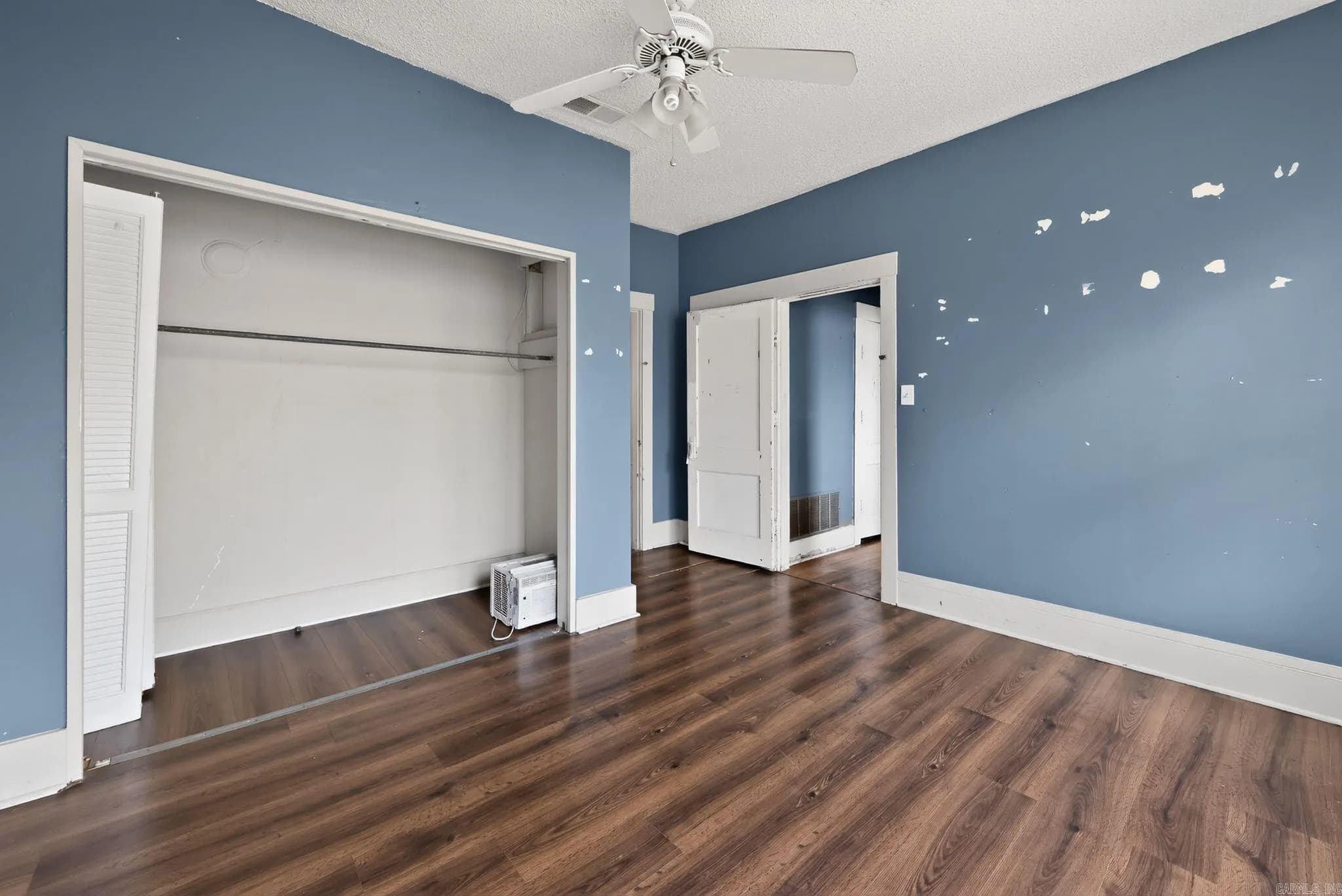 Property at 511 E Banks - Image 27