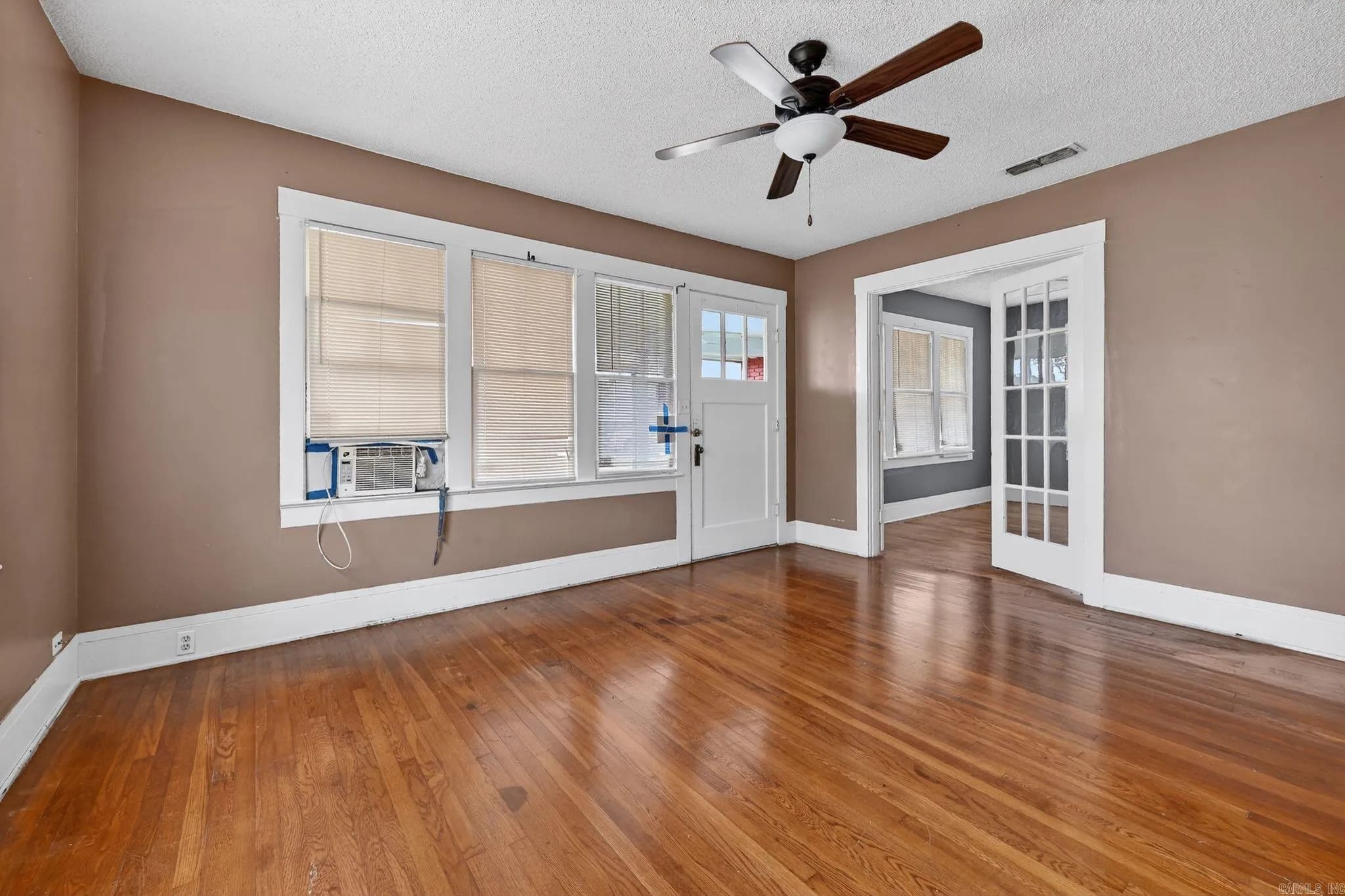 Property at 511 E Banks - Image 14
