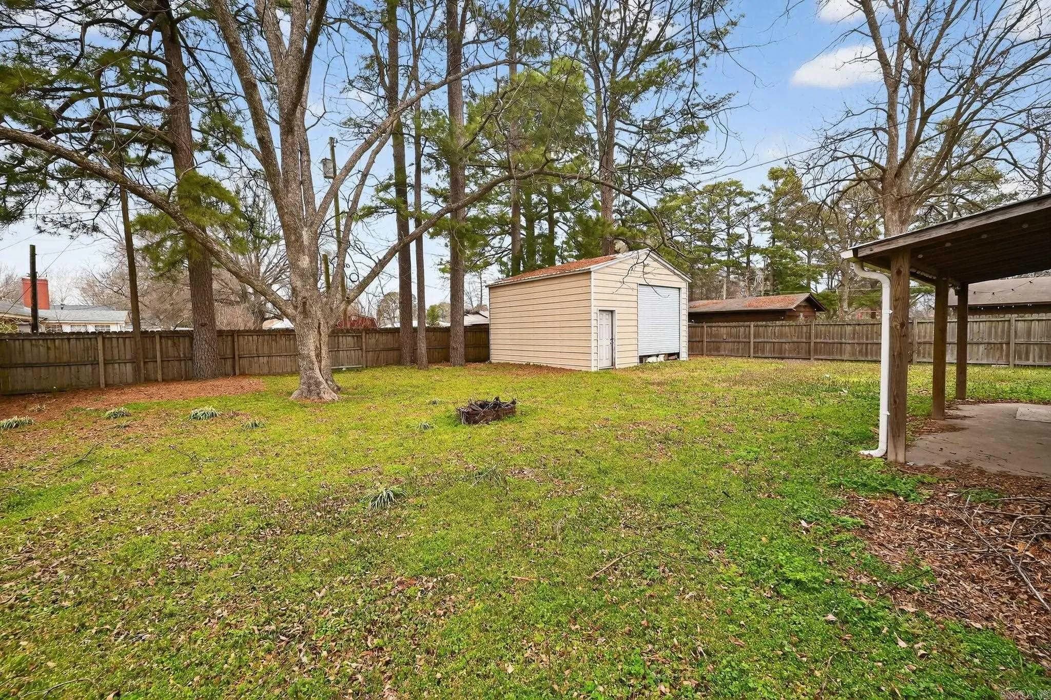 Property at 511 E Banks - Image 6