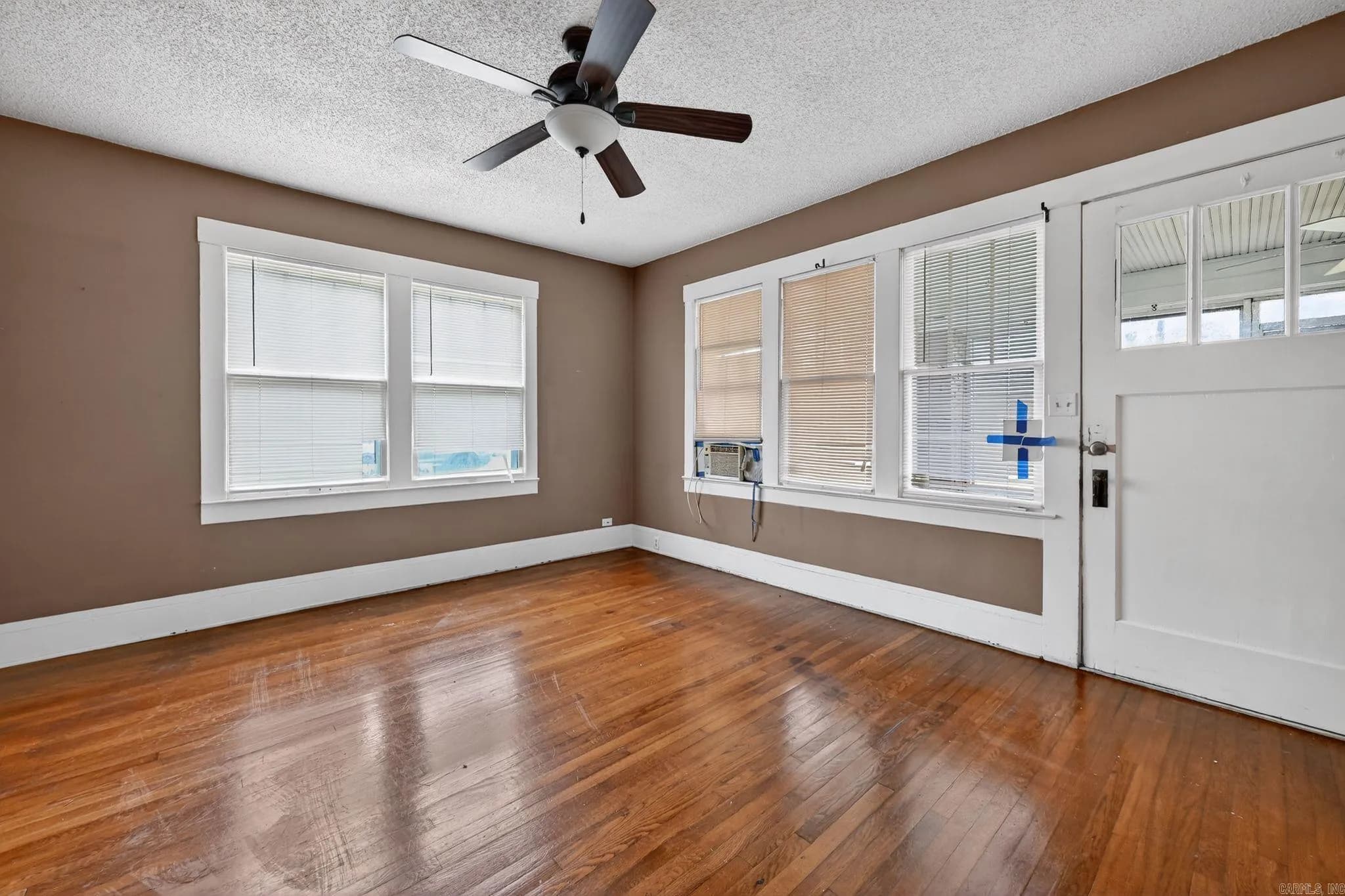 Property at 511 E Banks - Image 17