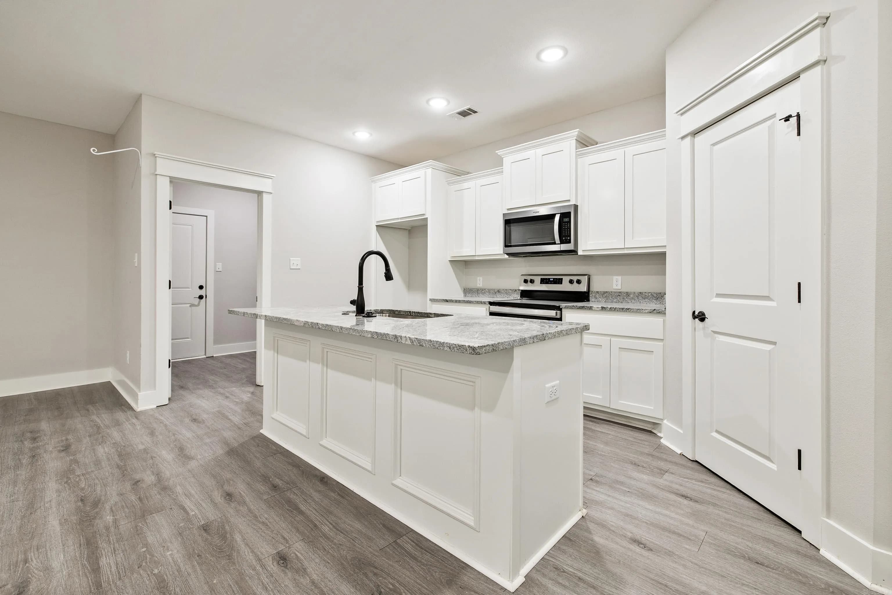 Property at 1108  Ike - Image 9