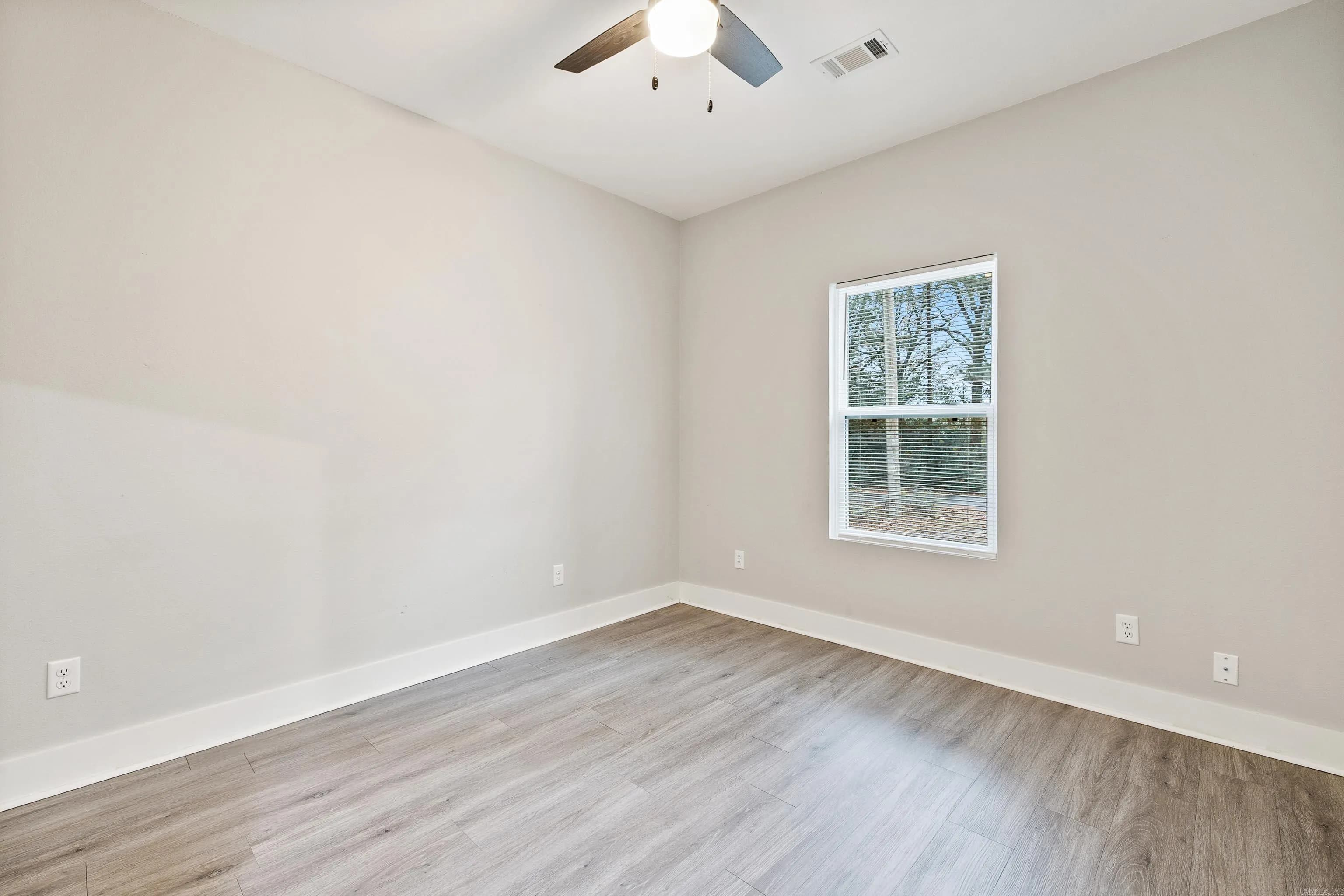 Property at 1108  Ike - Image 24