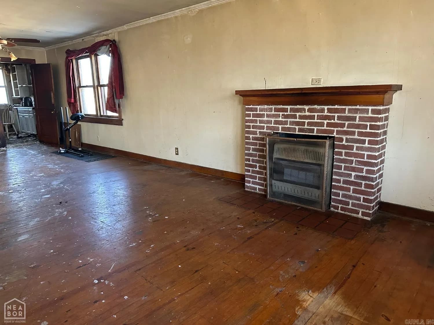 Property at 927  Cherry - Image 2