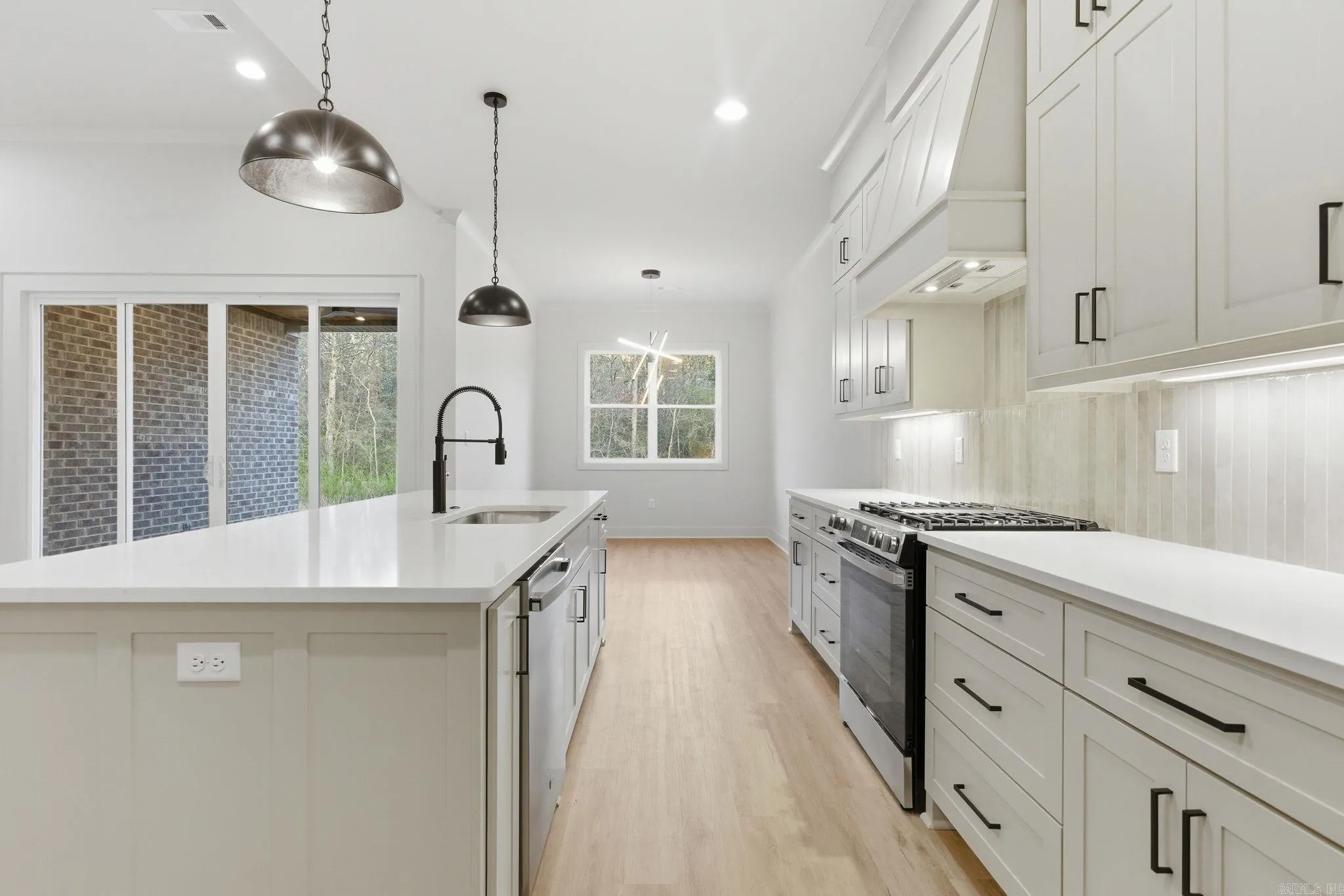 Property at 304  Edgewood - Image 11