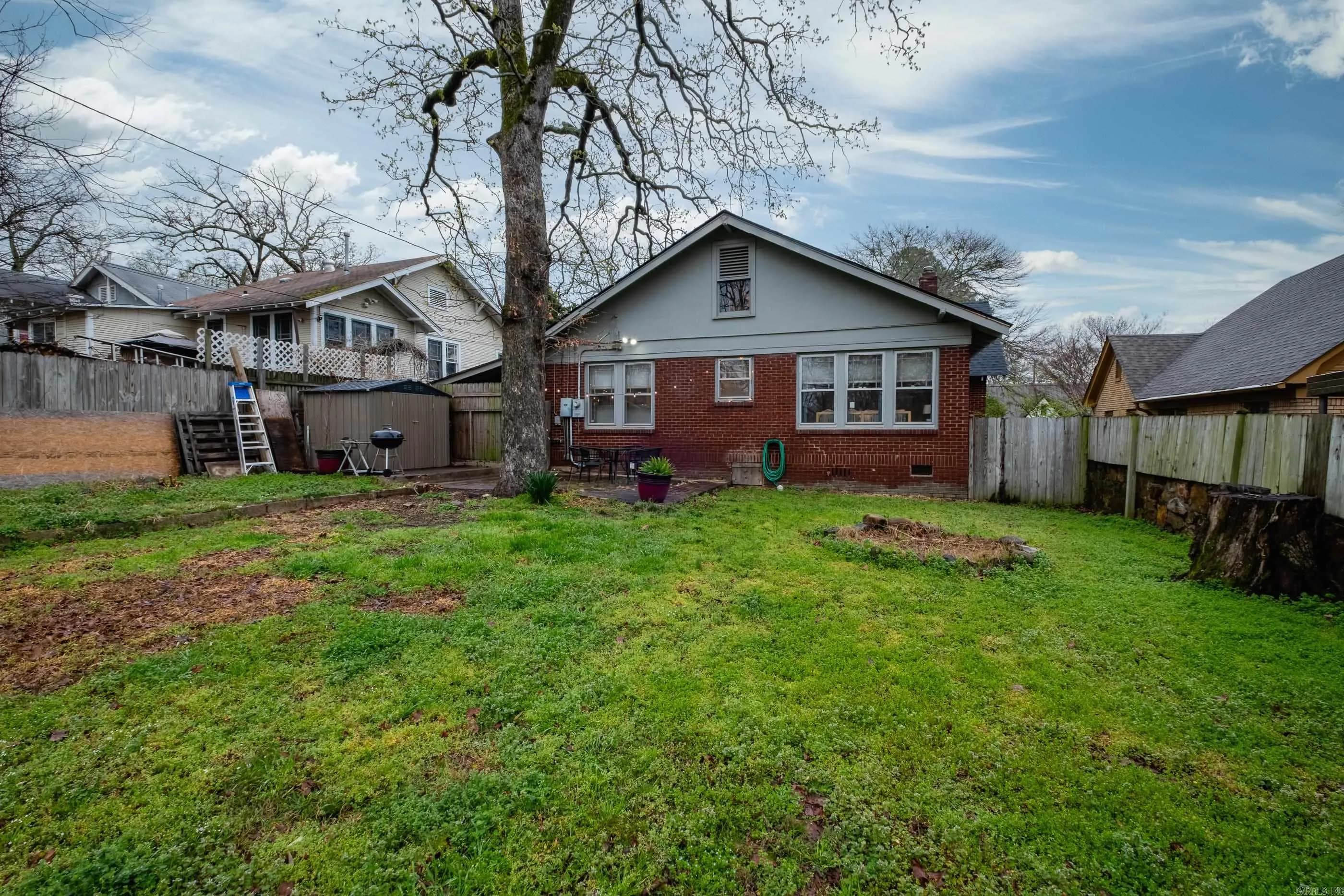 Property at 110 N Cedar - Image 30