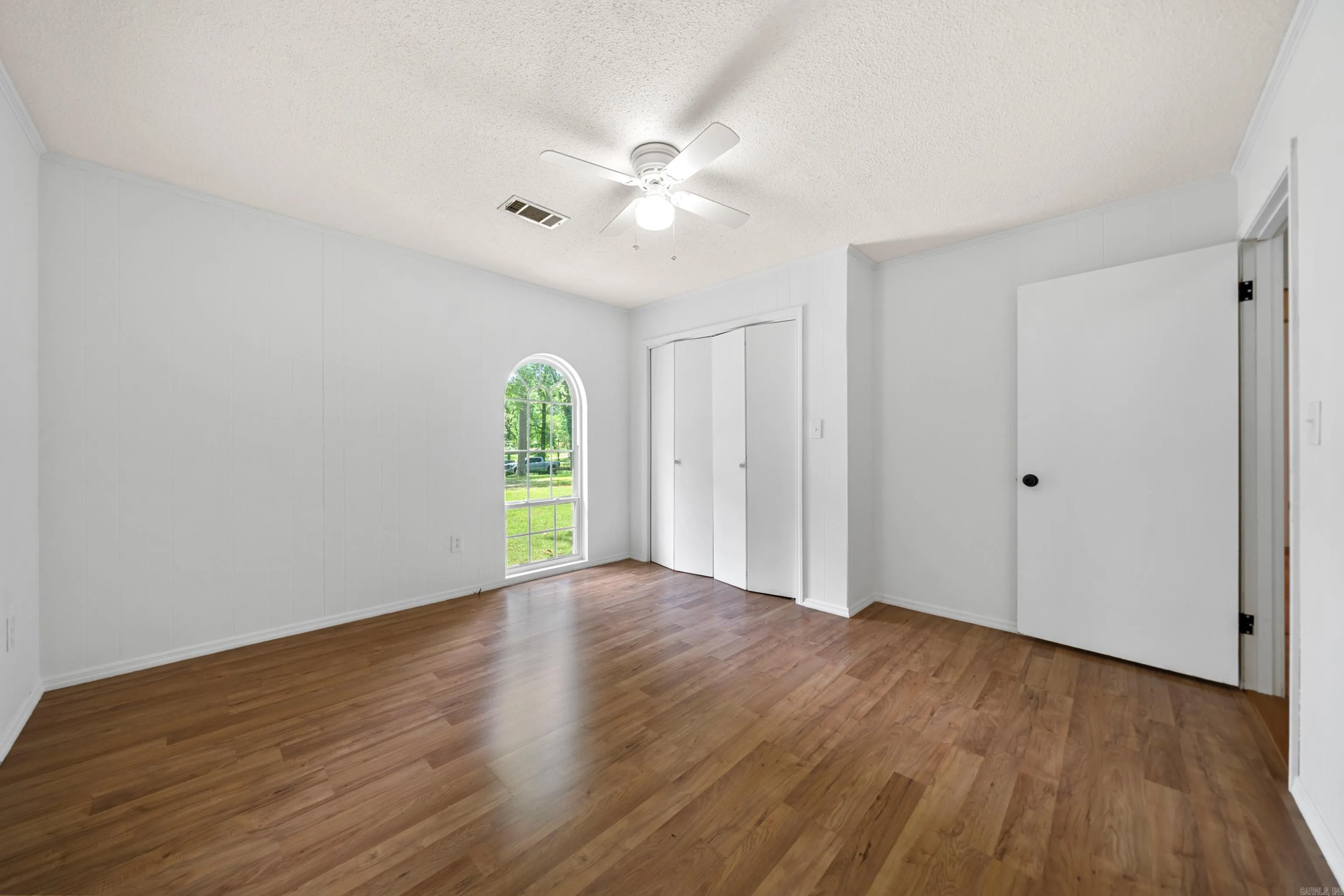 Property at 250  Mission - Image 11