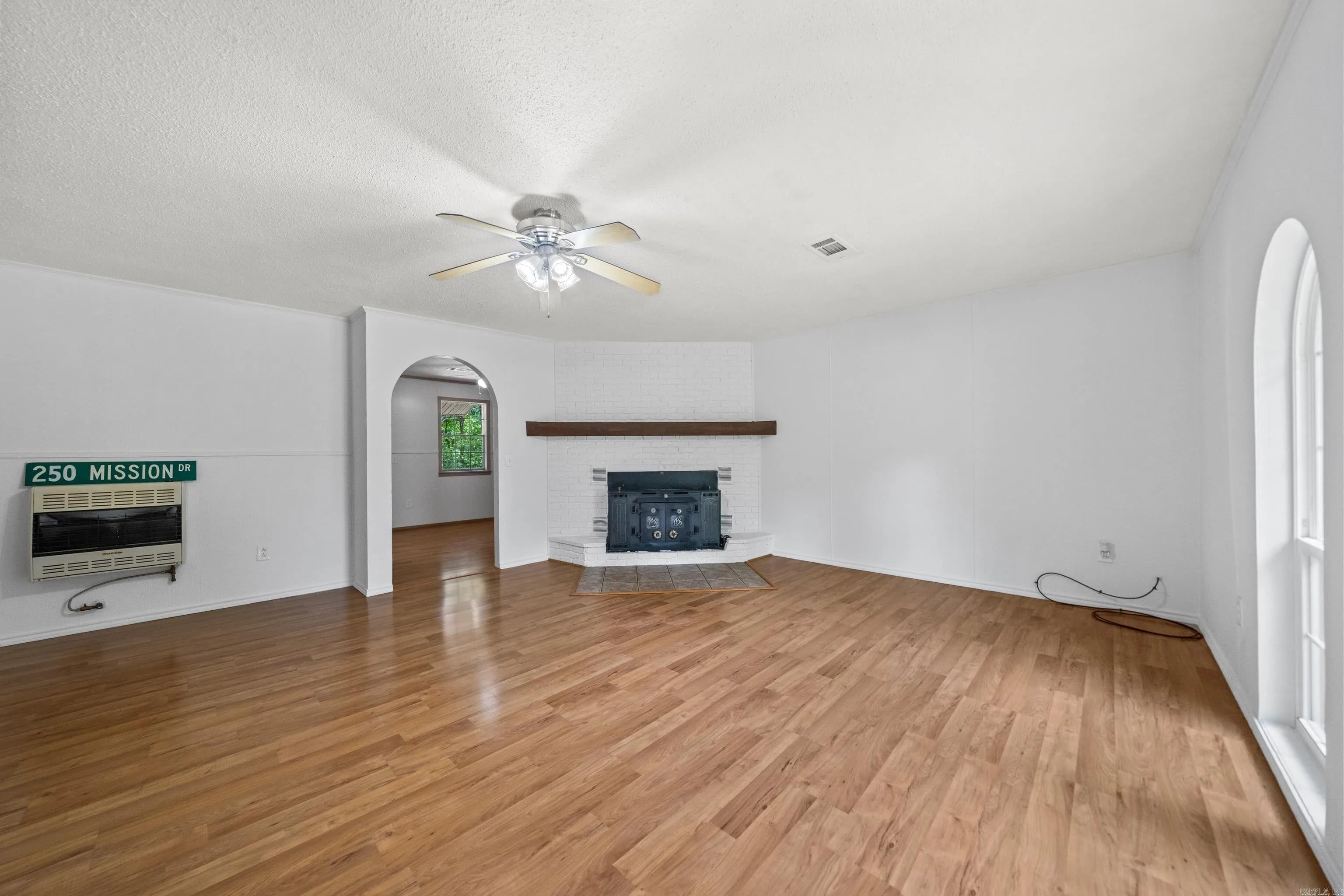 Property at 250  Mission - Image 13