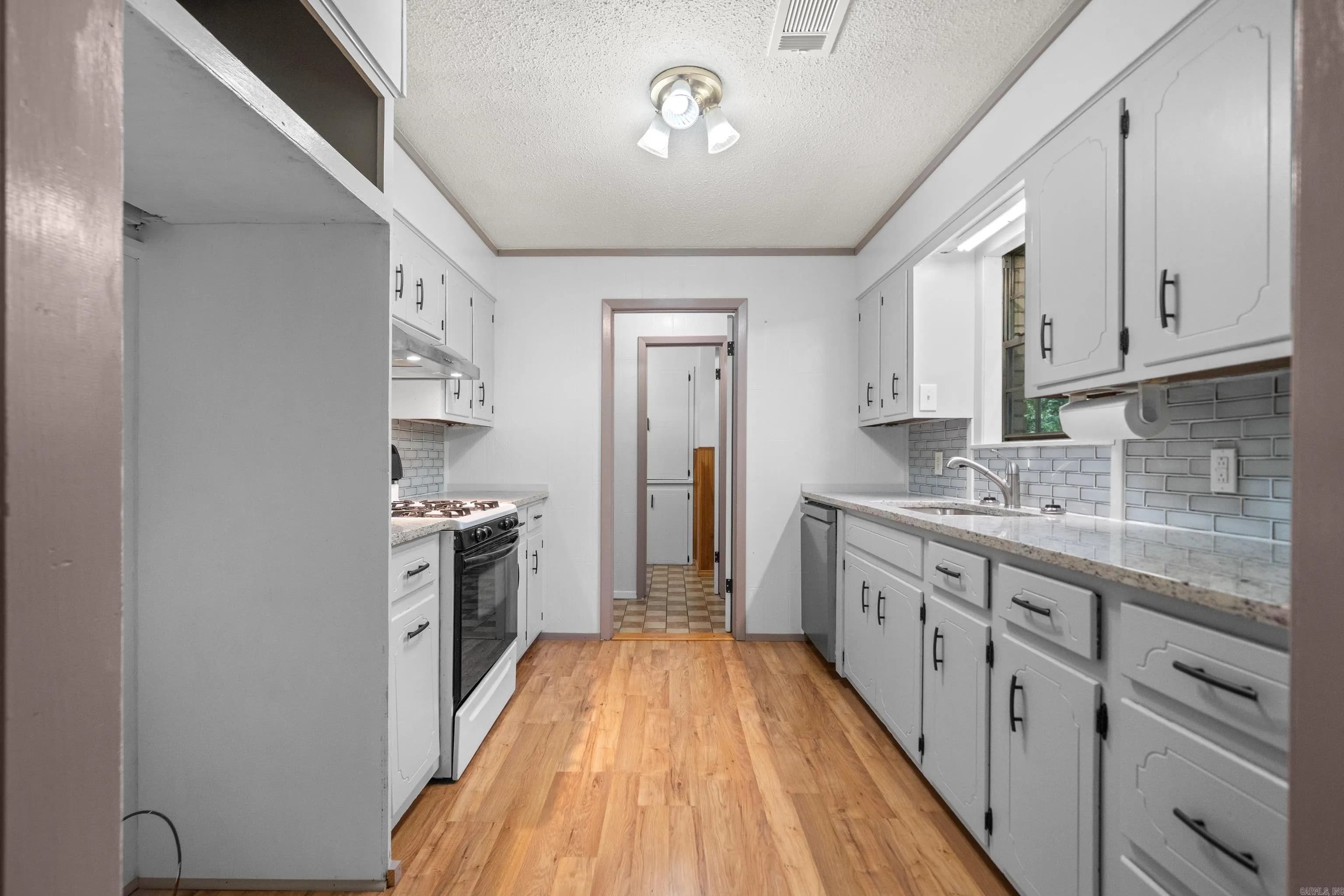 Property at 250  Mission - Image 7