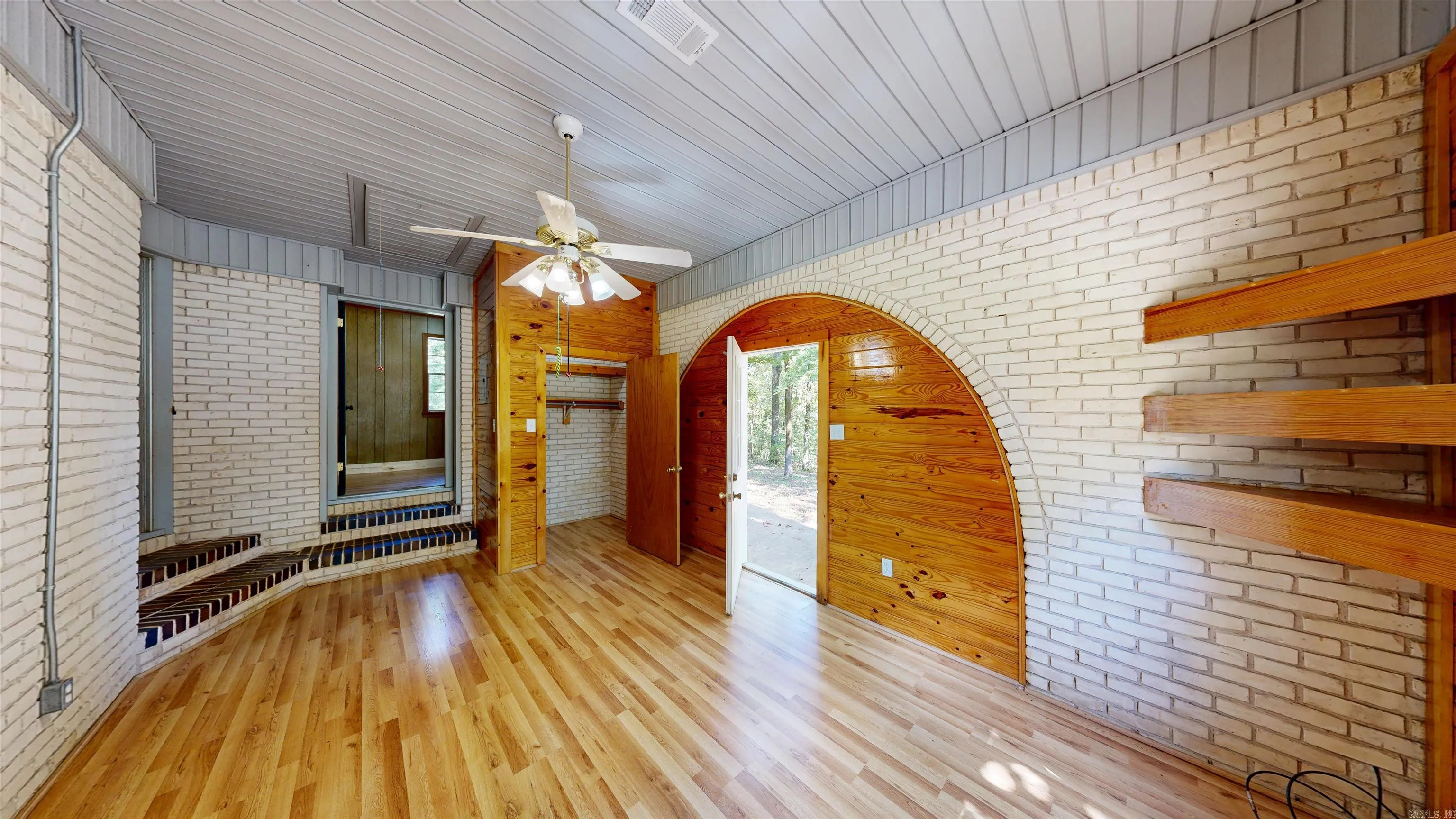 Property at 250  Mission - Image 16