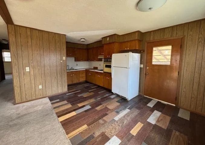 Property at 900  Oakwood drive - Image 7