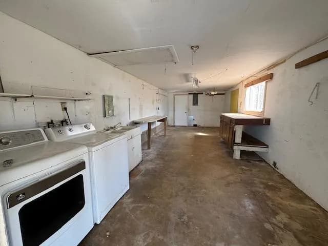Property at 900  Oakwood drive - Image 6