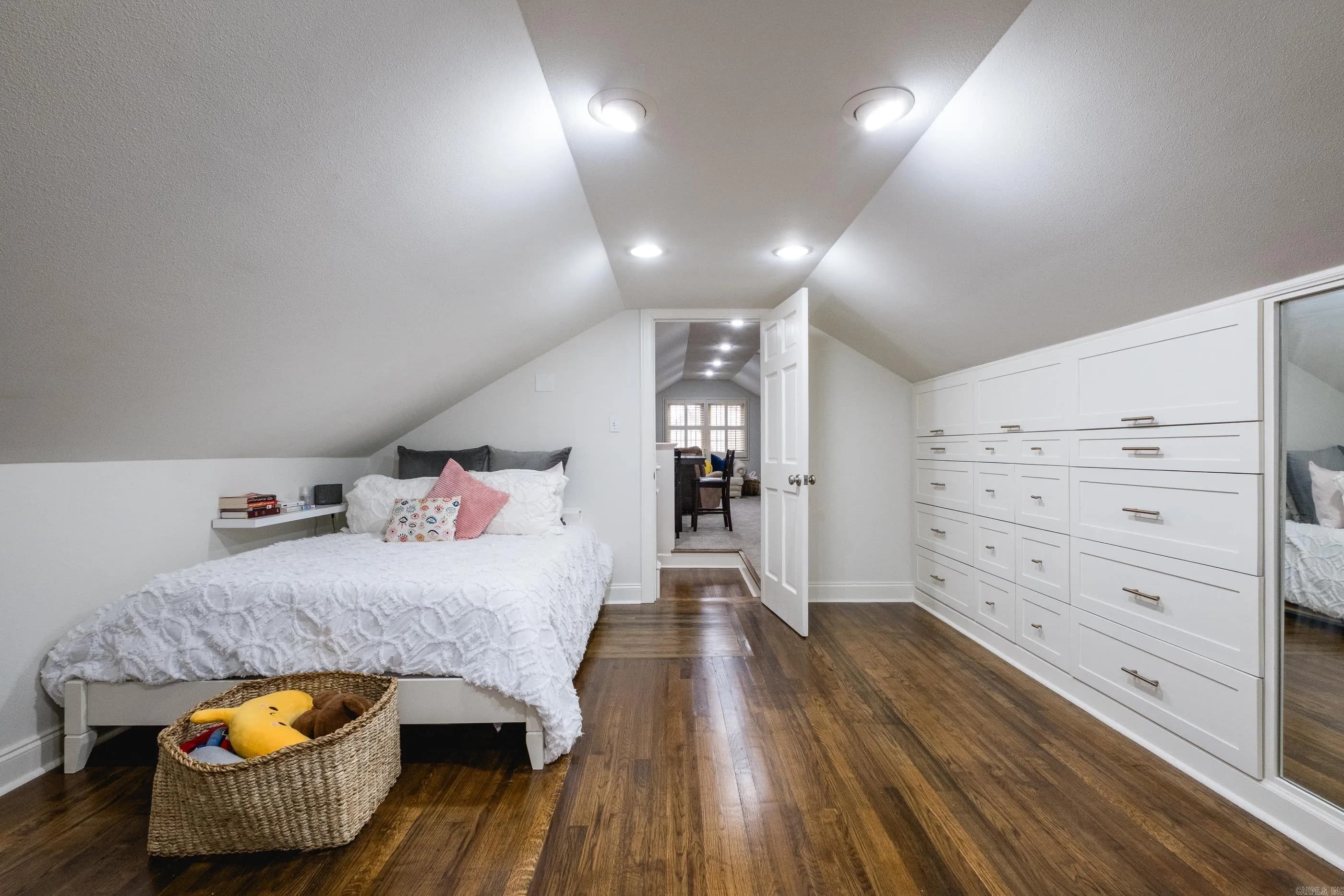 Property at 2616 N Grant - Image 36