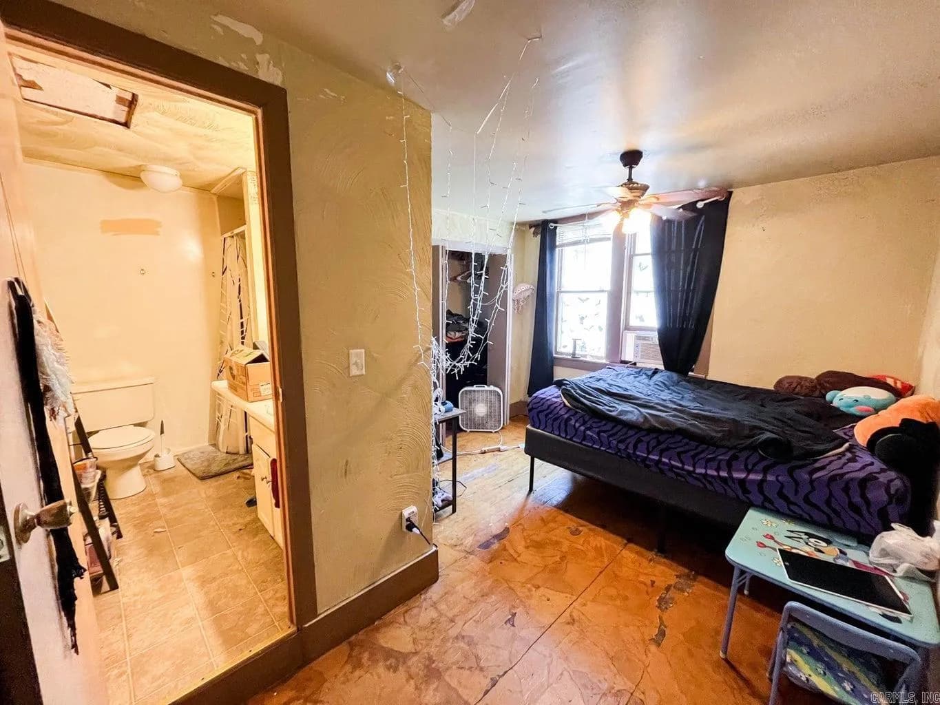 Property at 903  Vine - Image 20