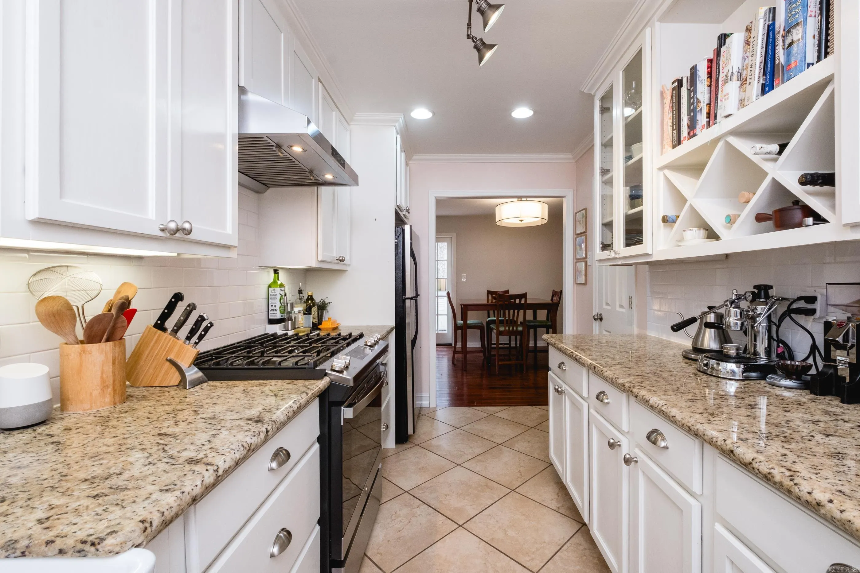 Property at 5506  Southwood - Image 13
