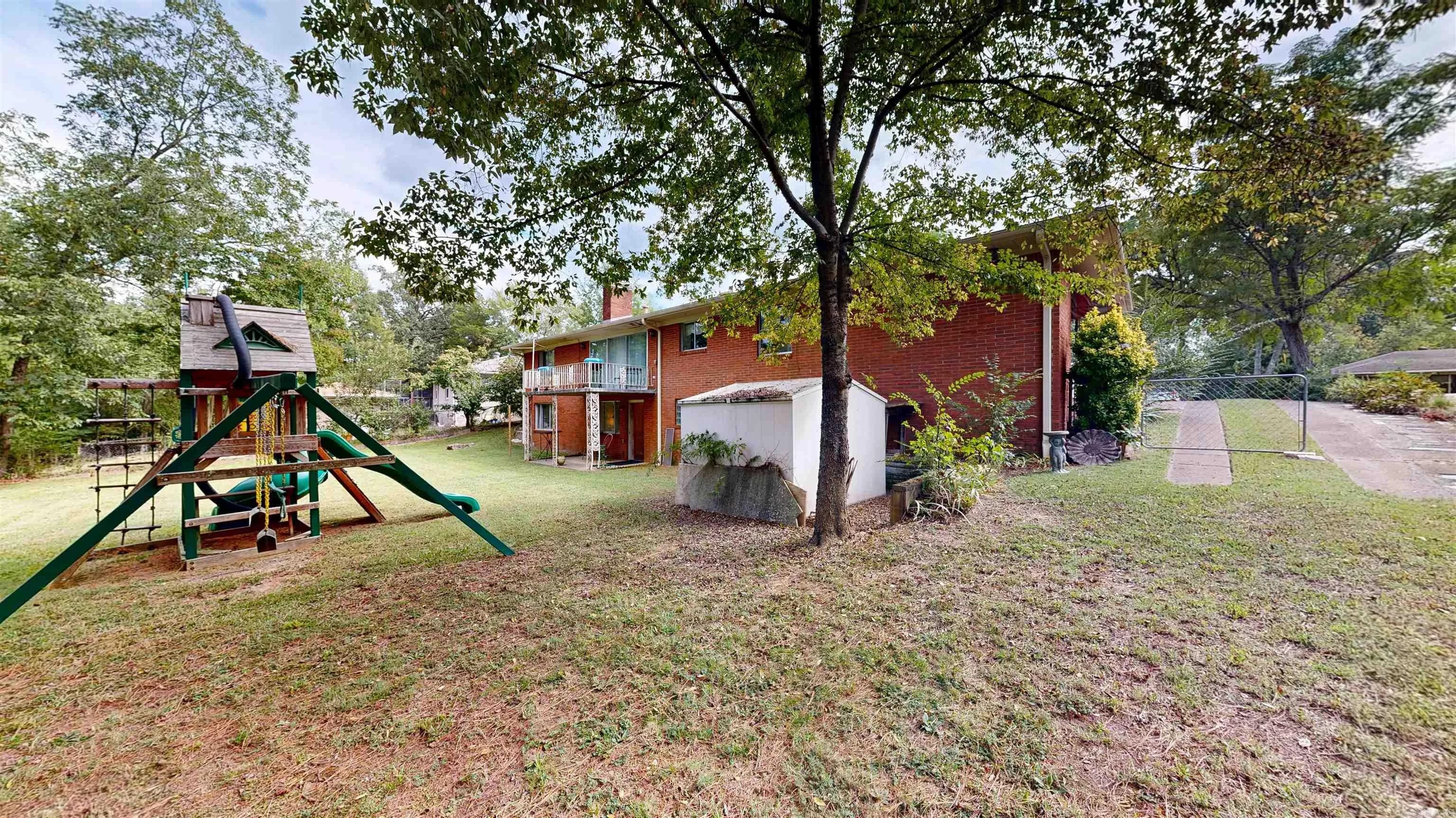 Property at 209  Mcmahan - Image 33