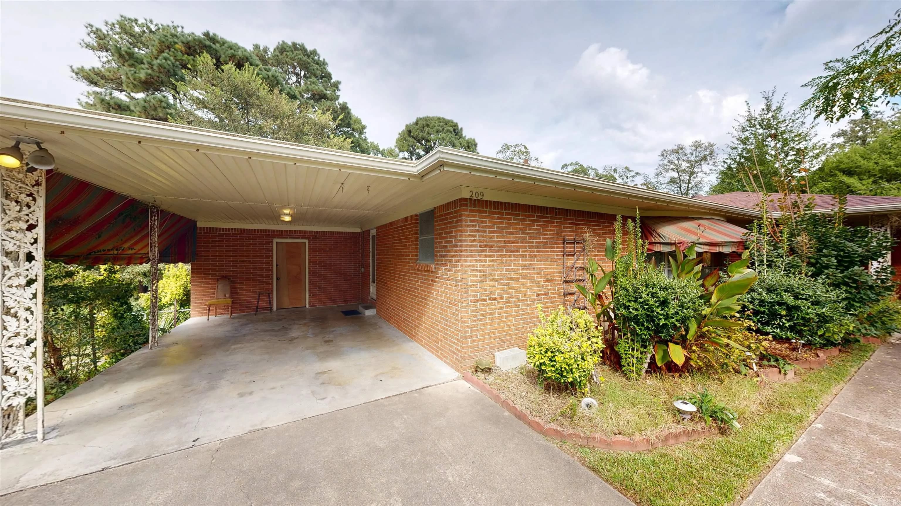 Property at 209  Mcmahan - Image 1