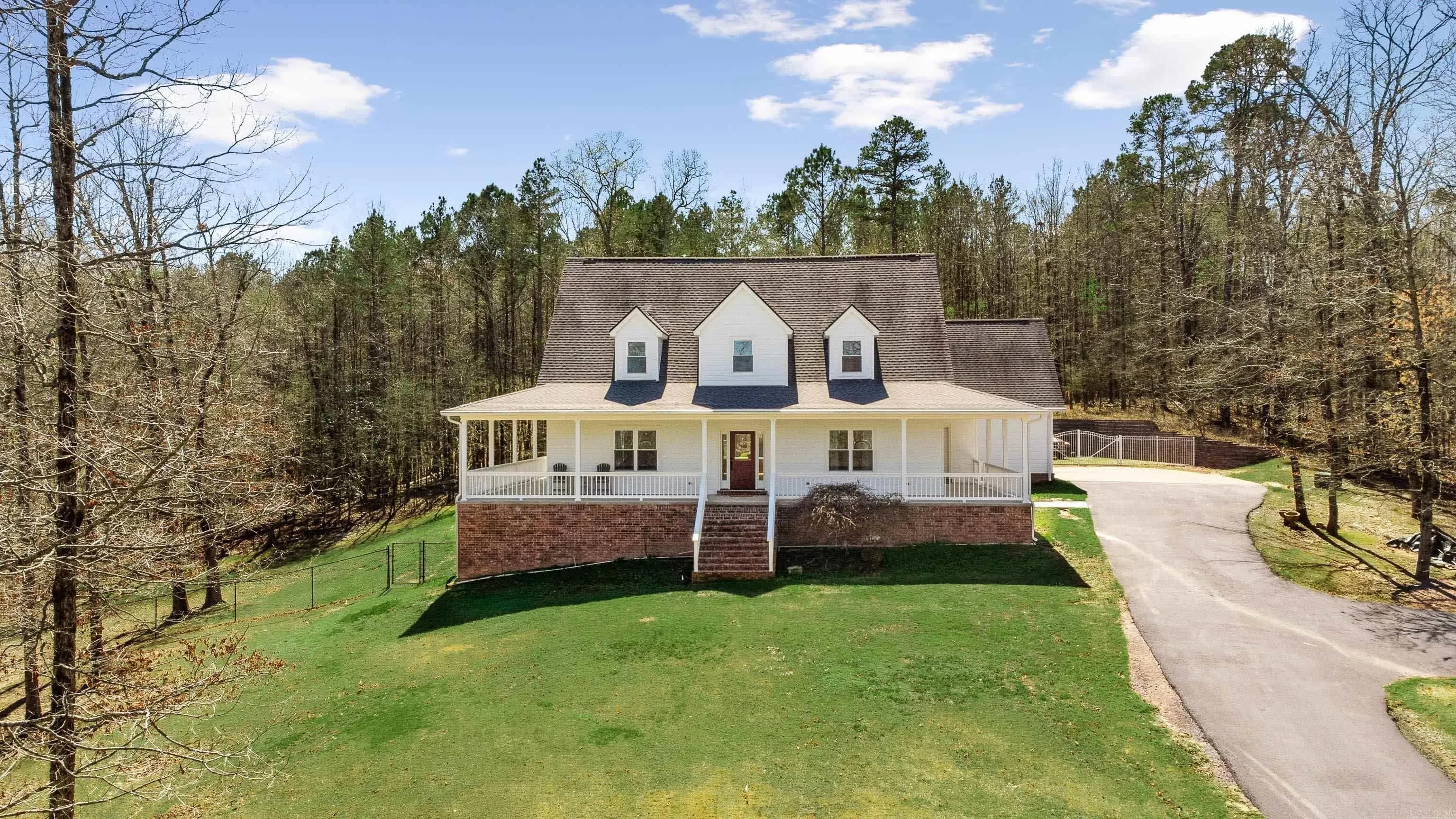 Property at 1119  Blue grass - Image 2