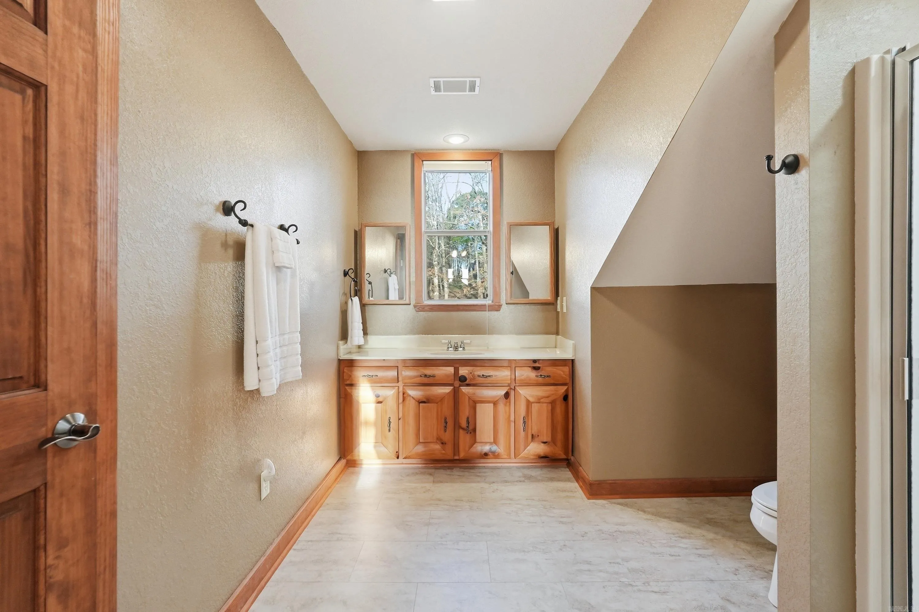 Property at 780  Watersedge dr. - Image 36