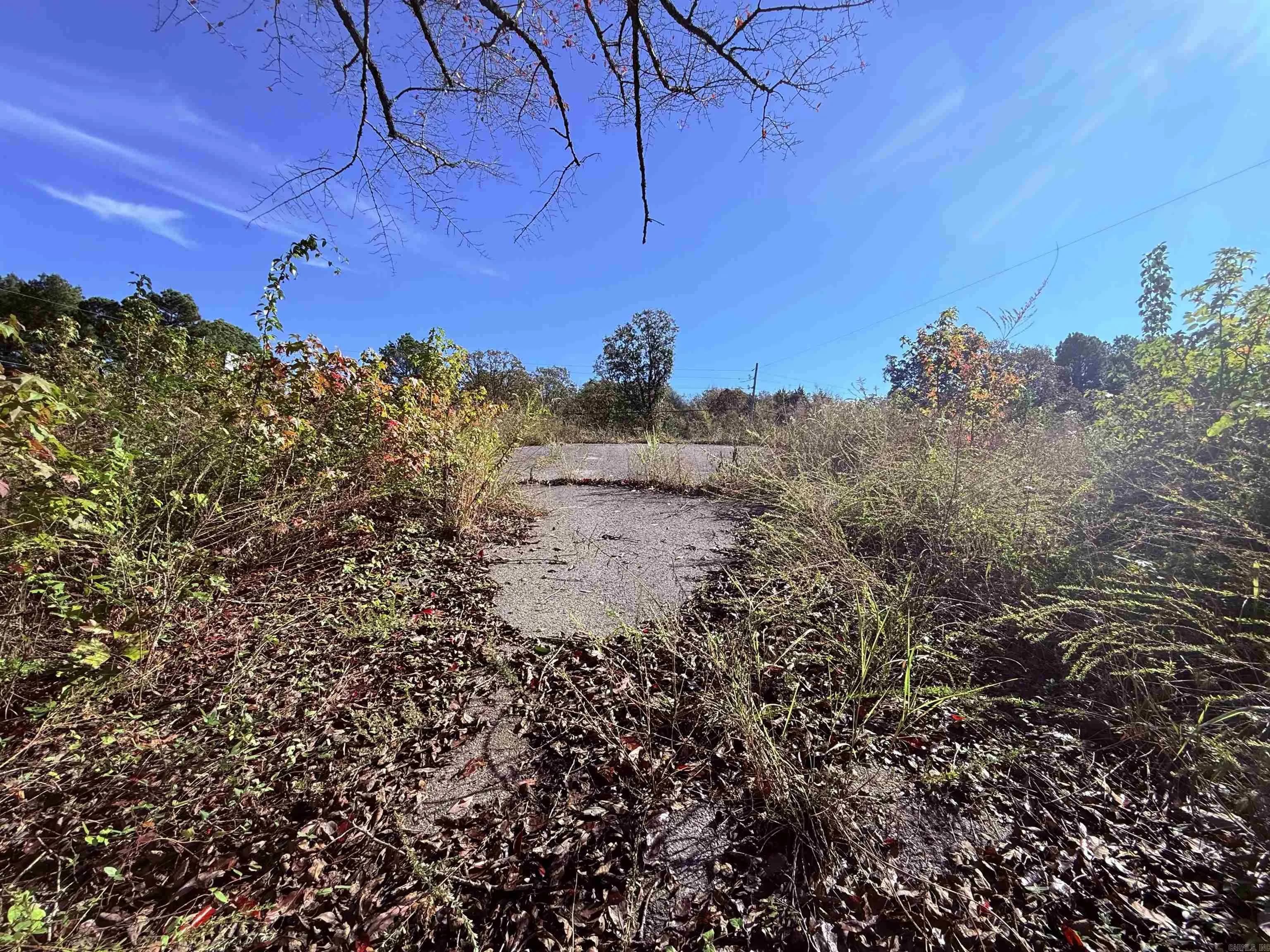 Property at 101  Indian trail - Image 11