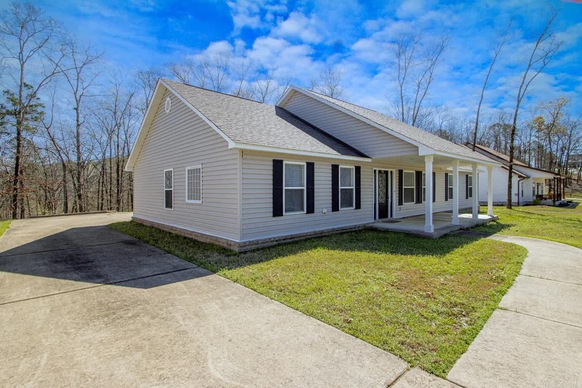 Property at 308  Diamondhead - Image 3