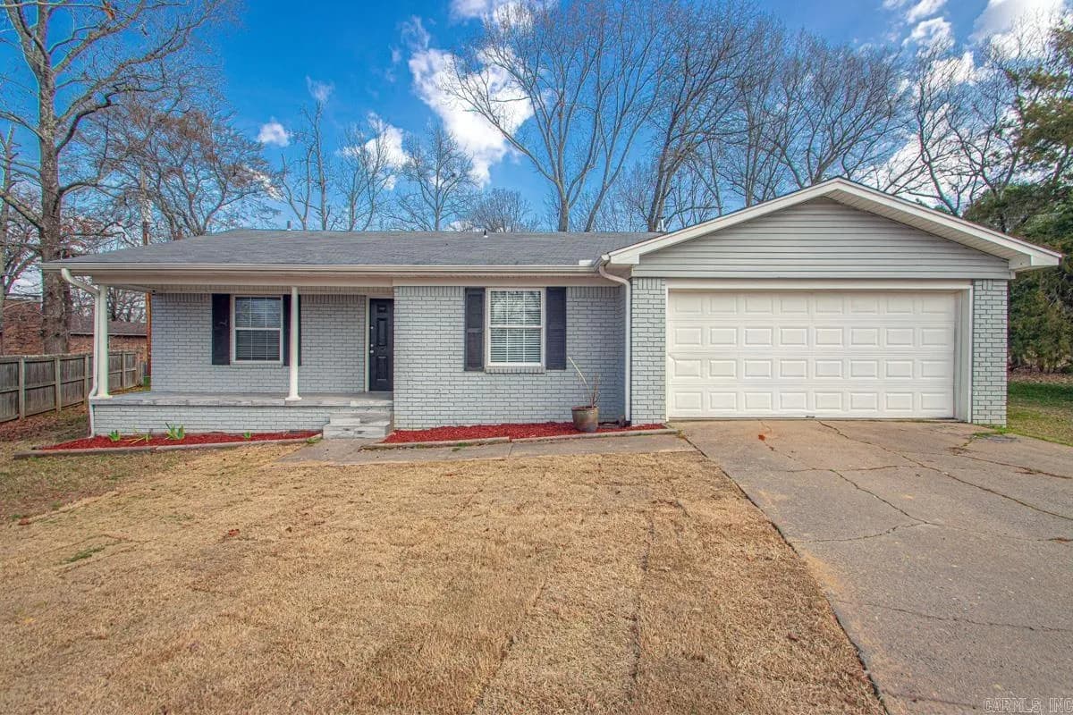 Property at 16  Carmen - Image 2