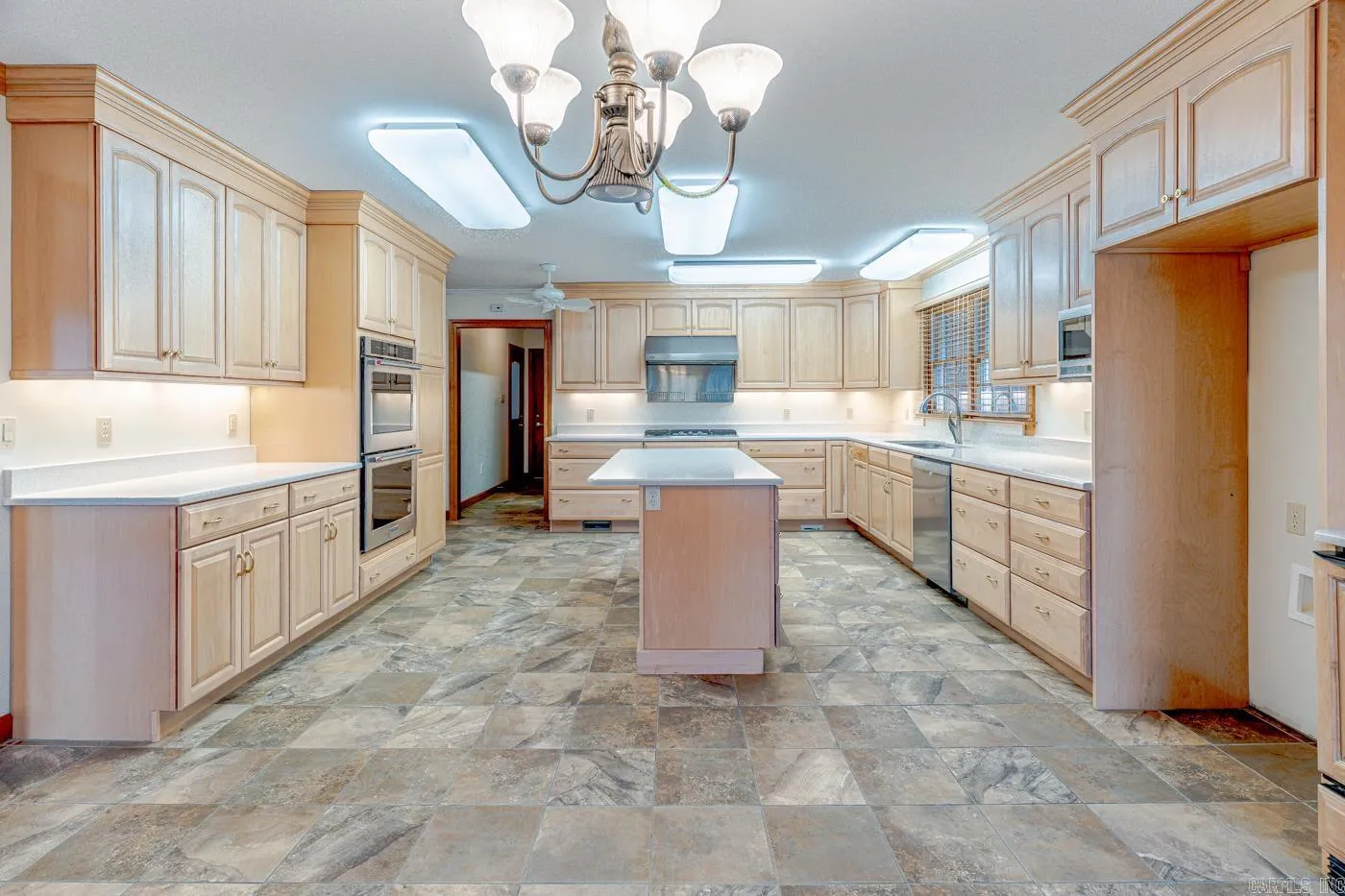 Property at 1304  Leominster cv - Image 8