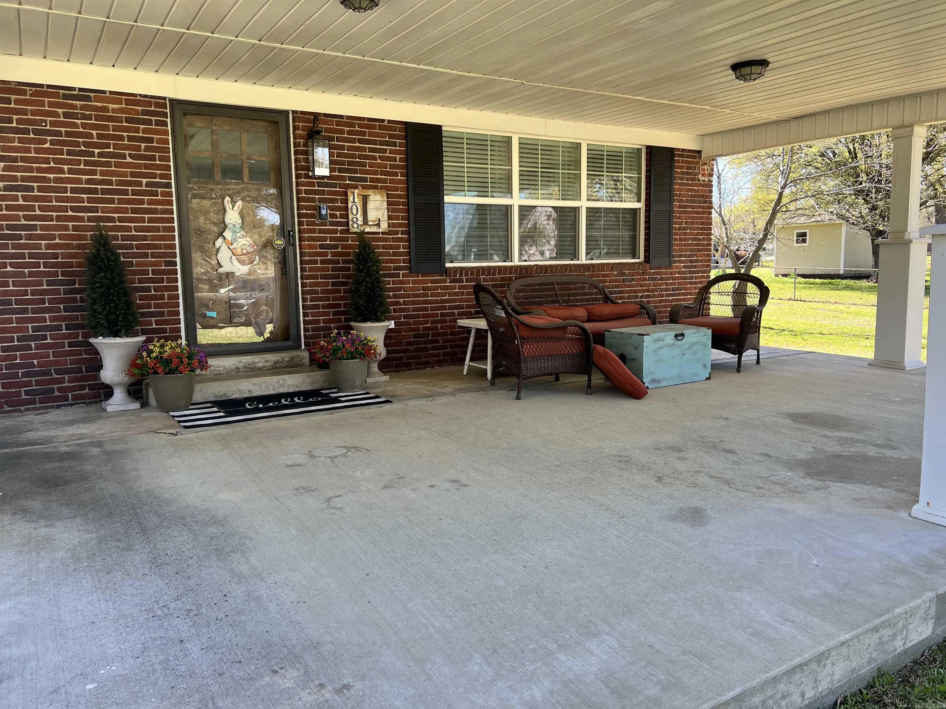 Property at 108 E Victory - Image 3
