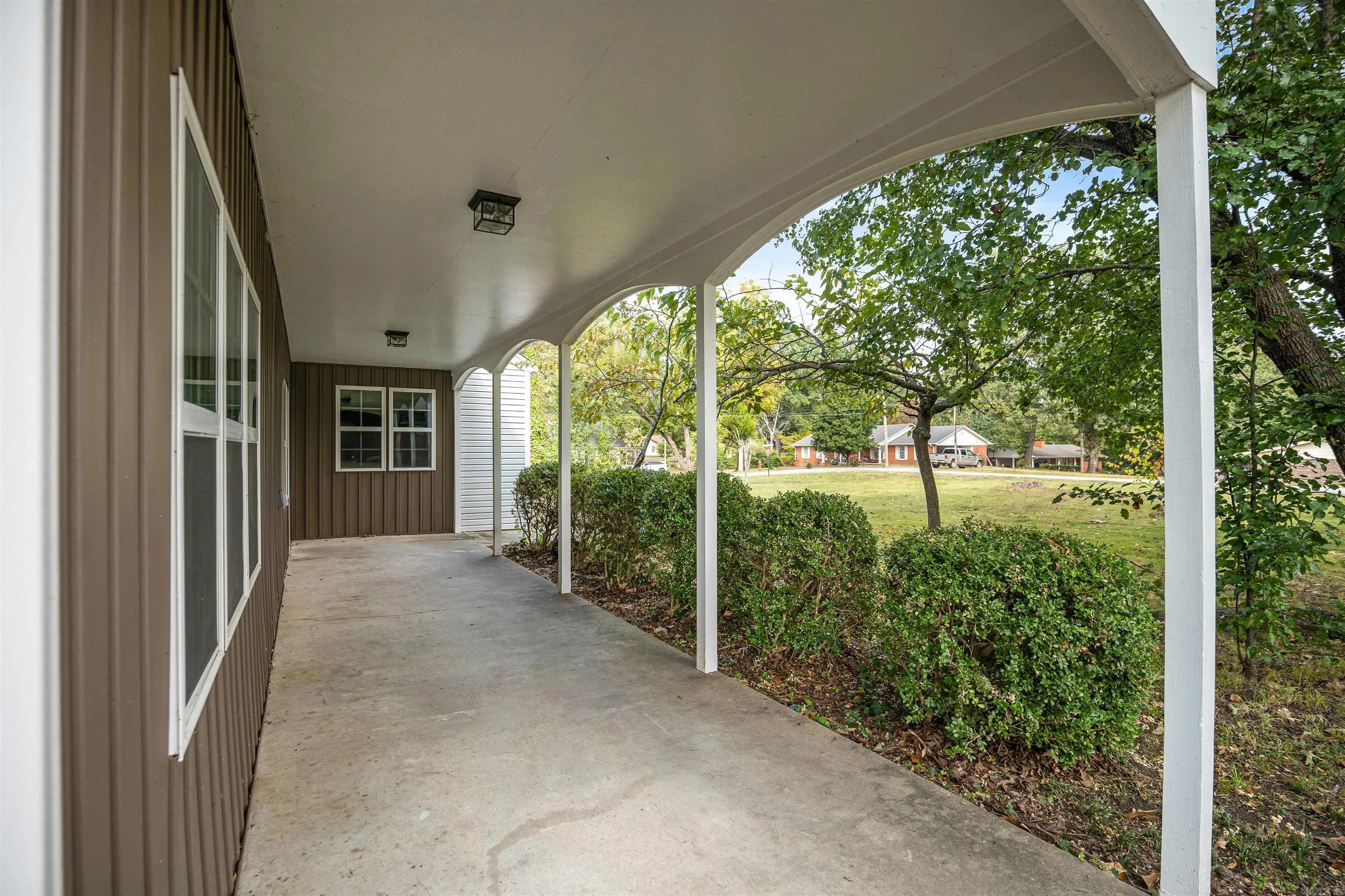 Property at 415 W Pine - Image 2